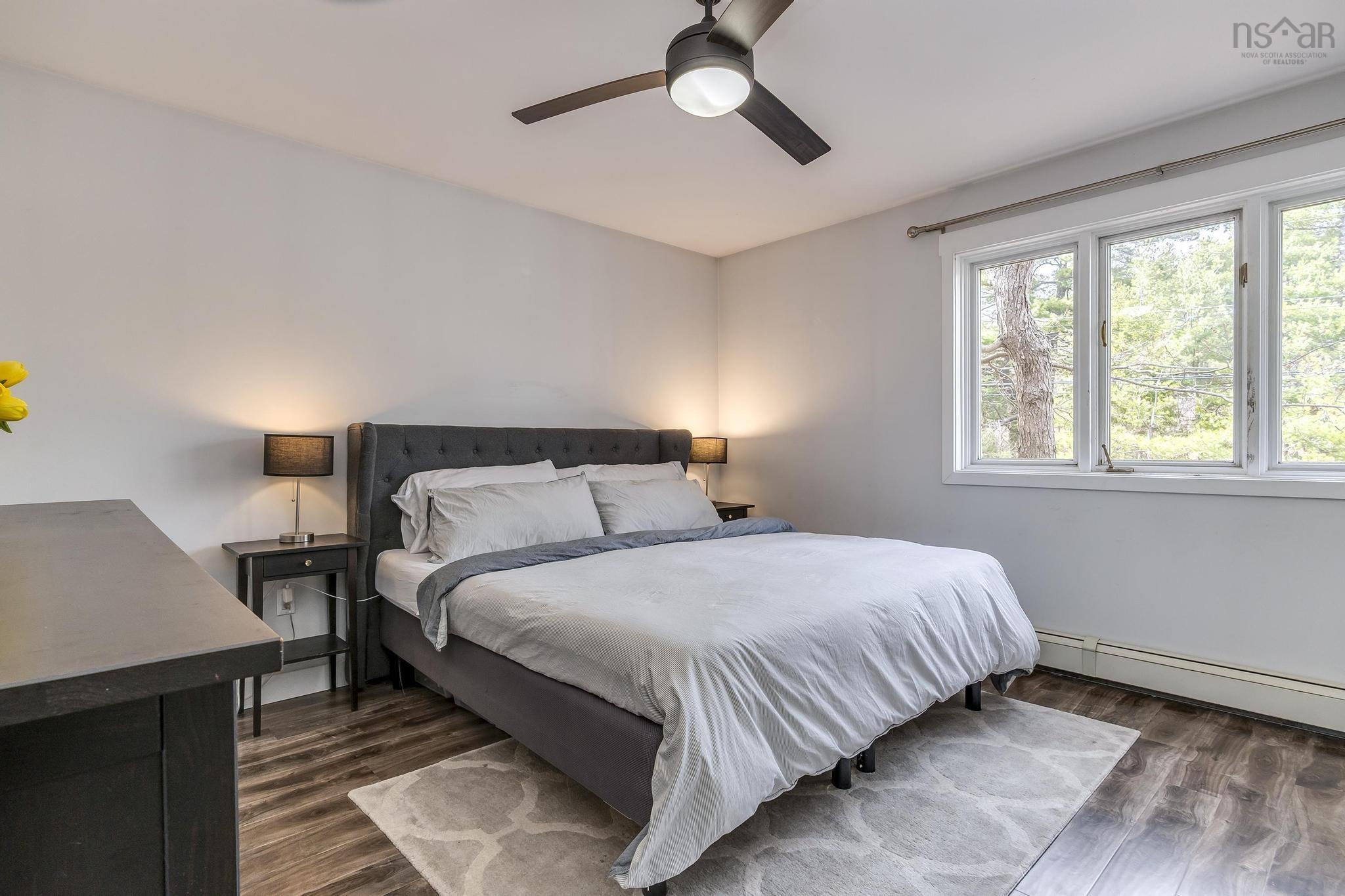 400 Crown Drive photo #21