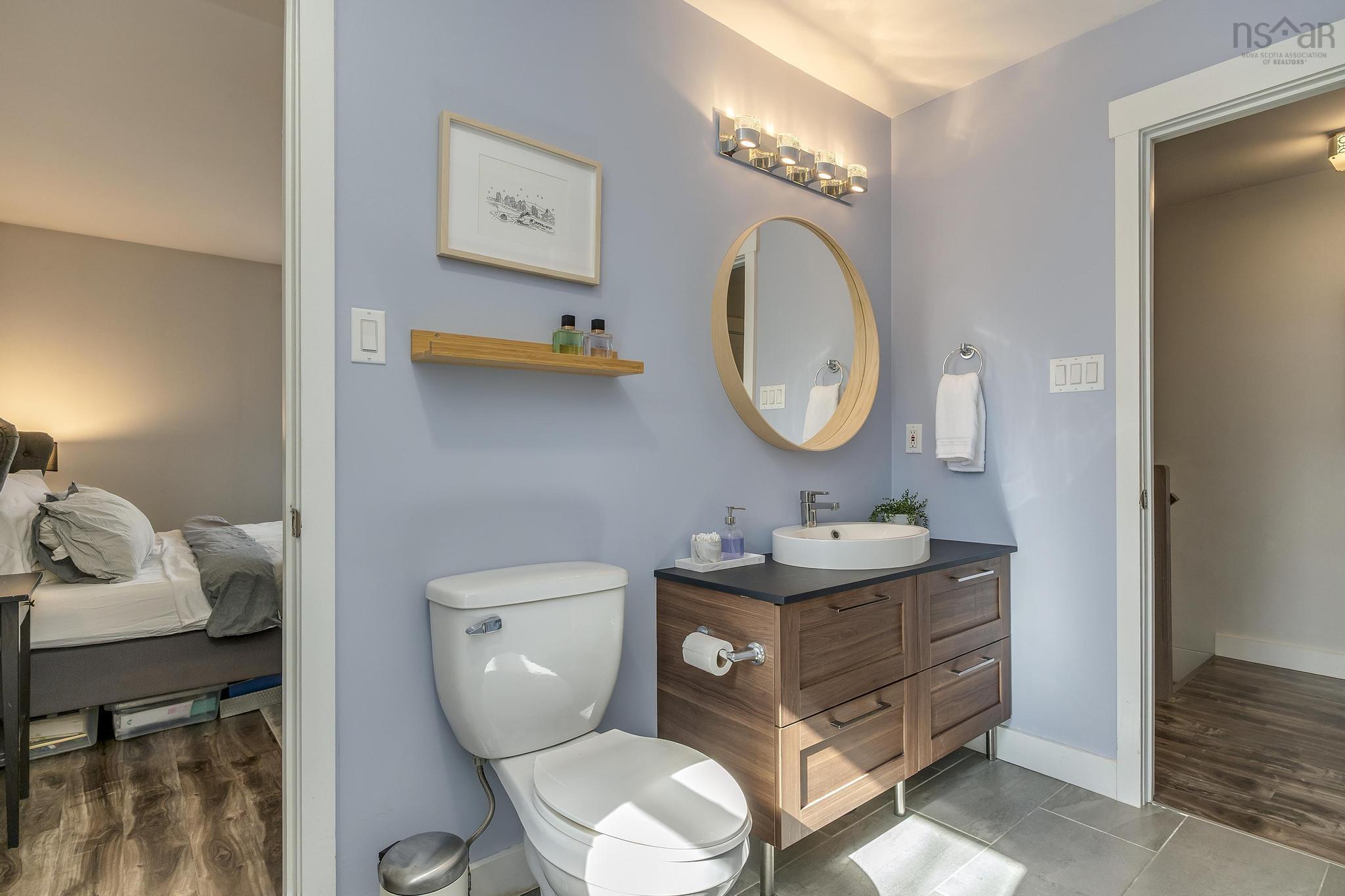 400 Crown Drive photo #24