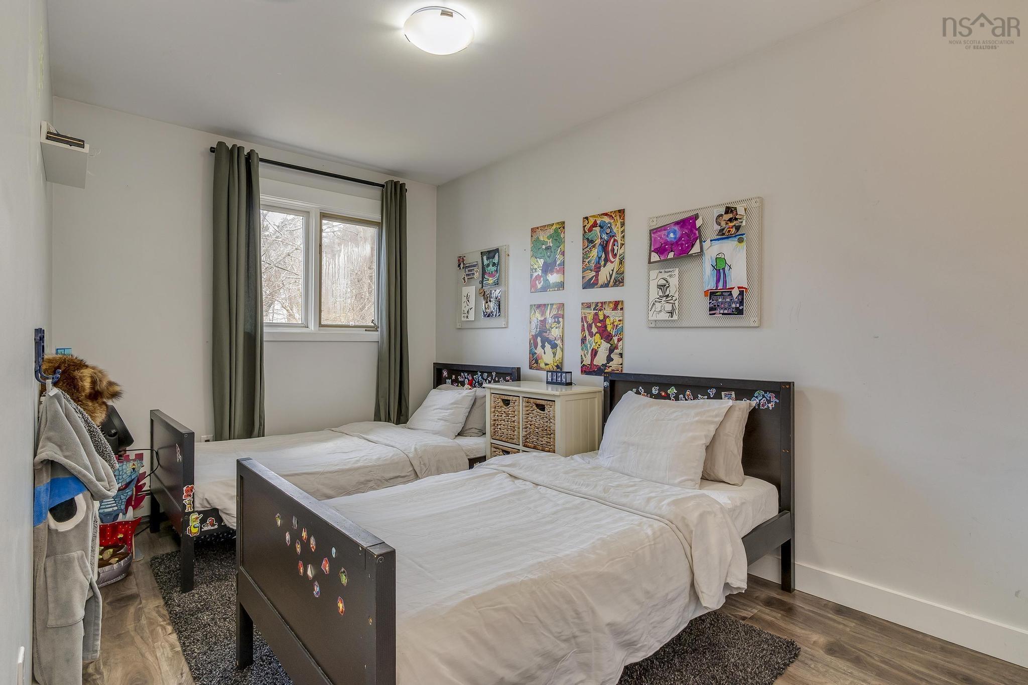 400 Crown Drive photo #27