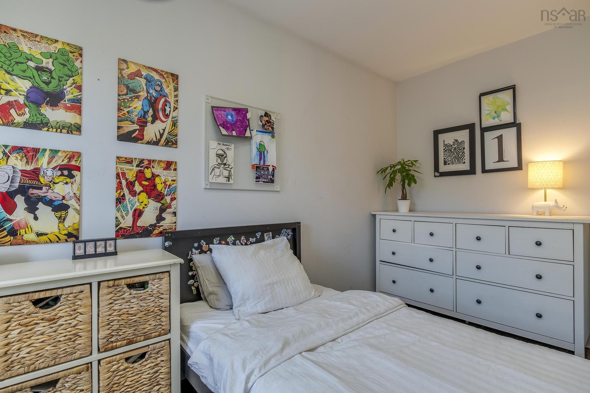 400 Crown Drive photo #28