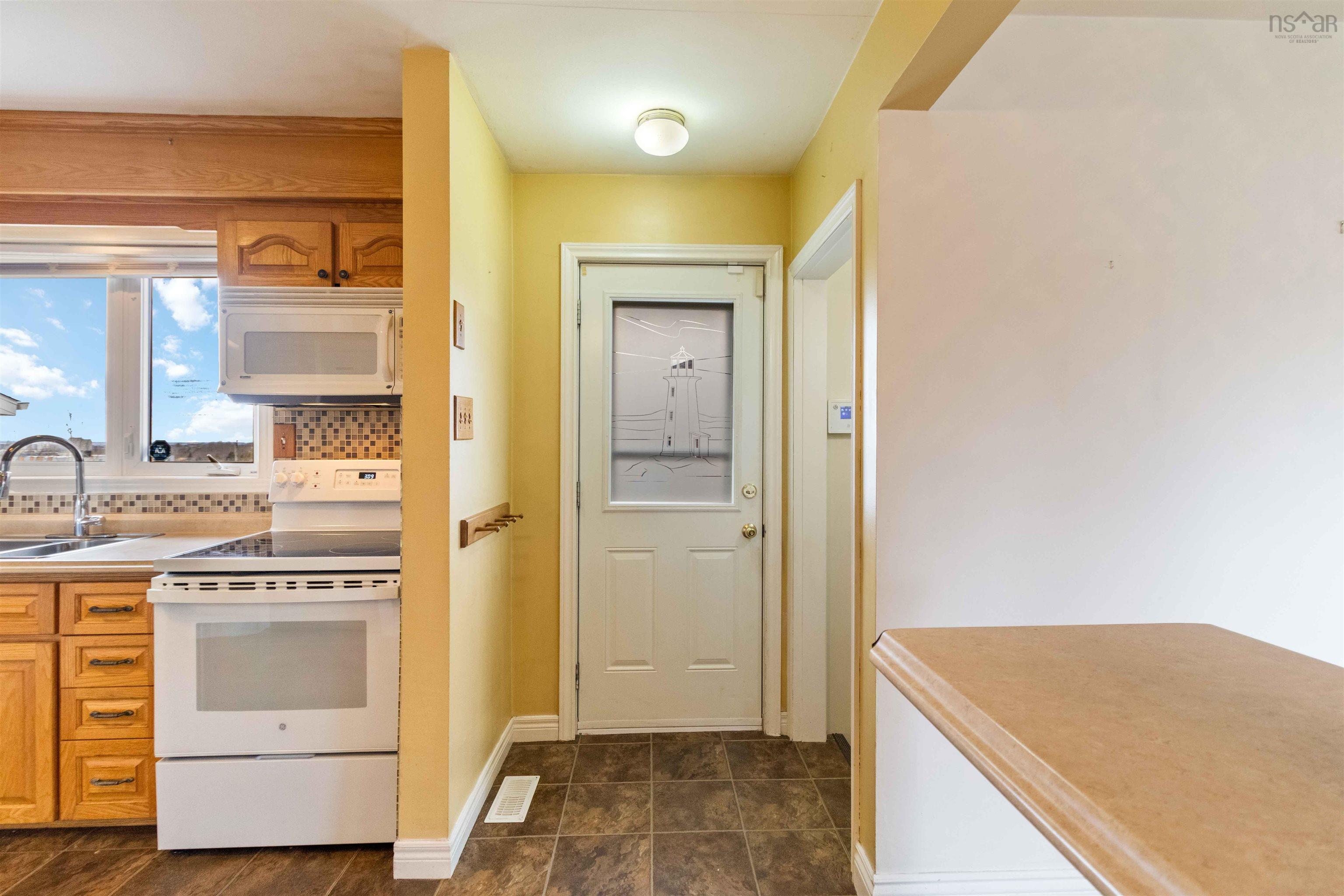 86 Mount Edward Road photo #21