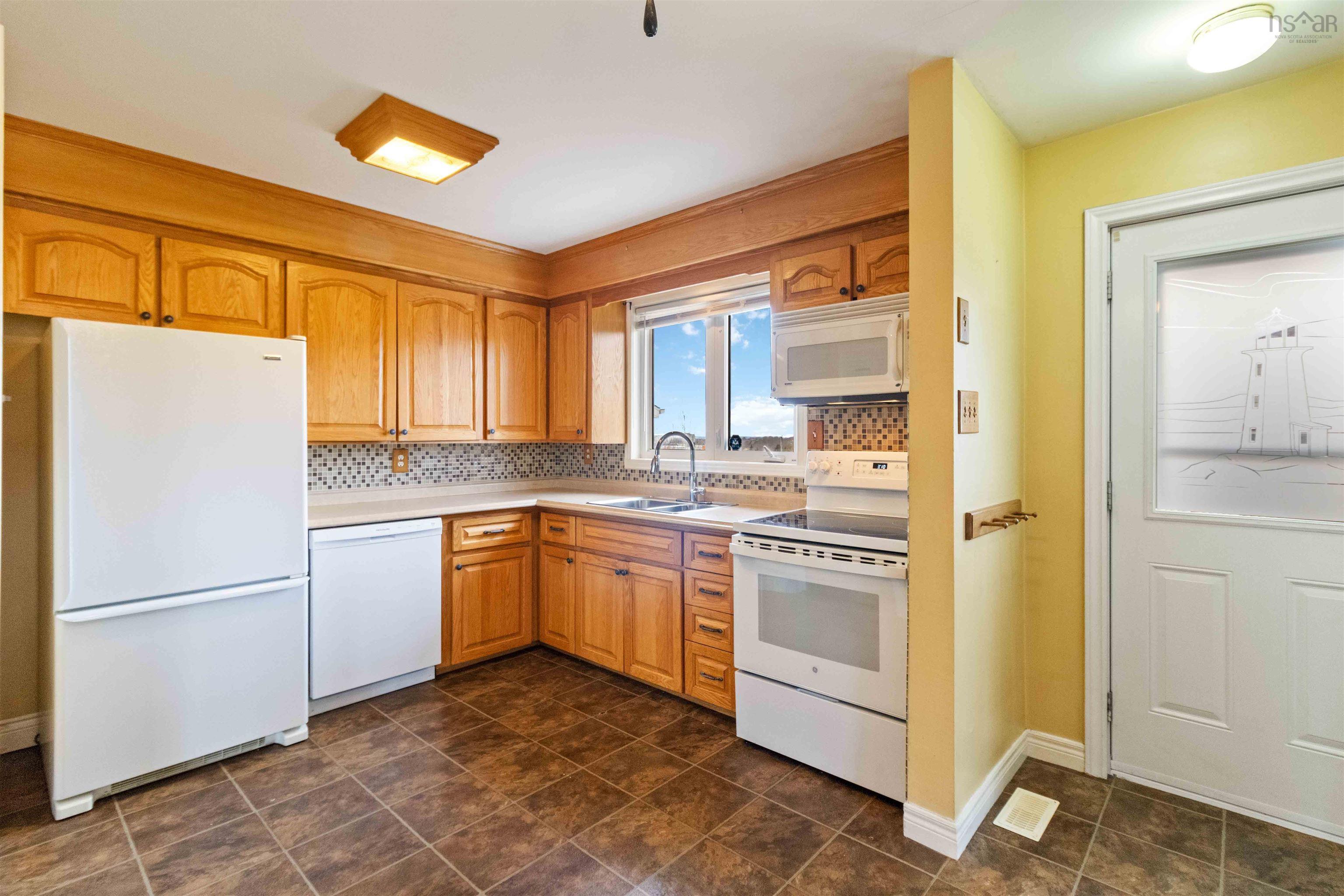 86 Mount Edward Road photo #24