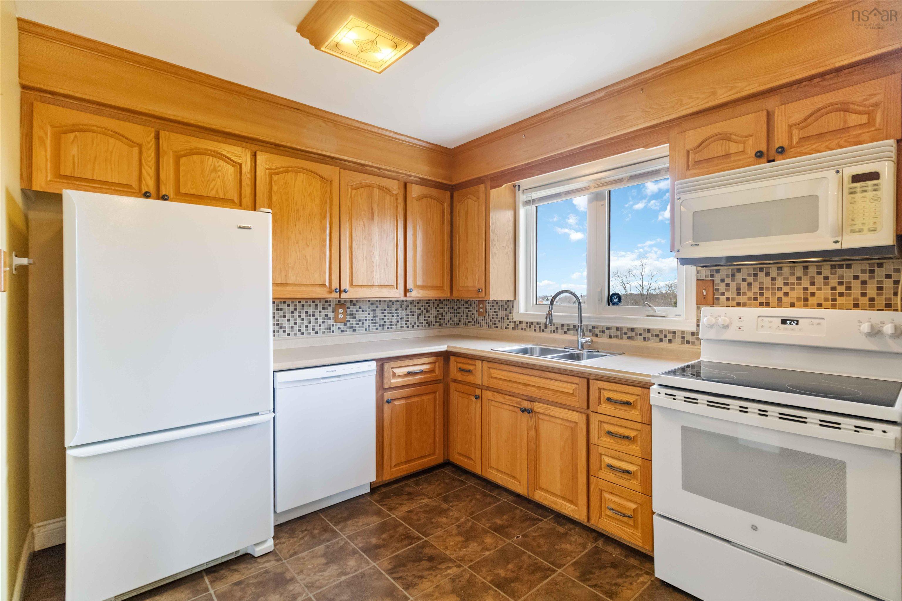 86 Mount Edward Road photo #28