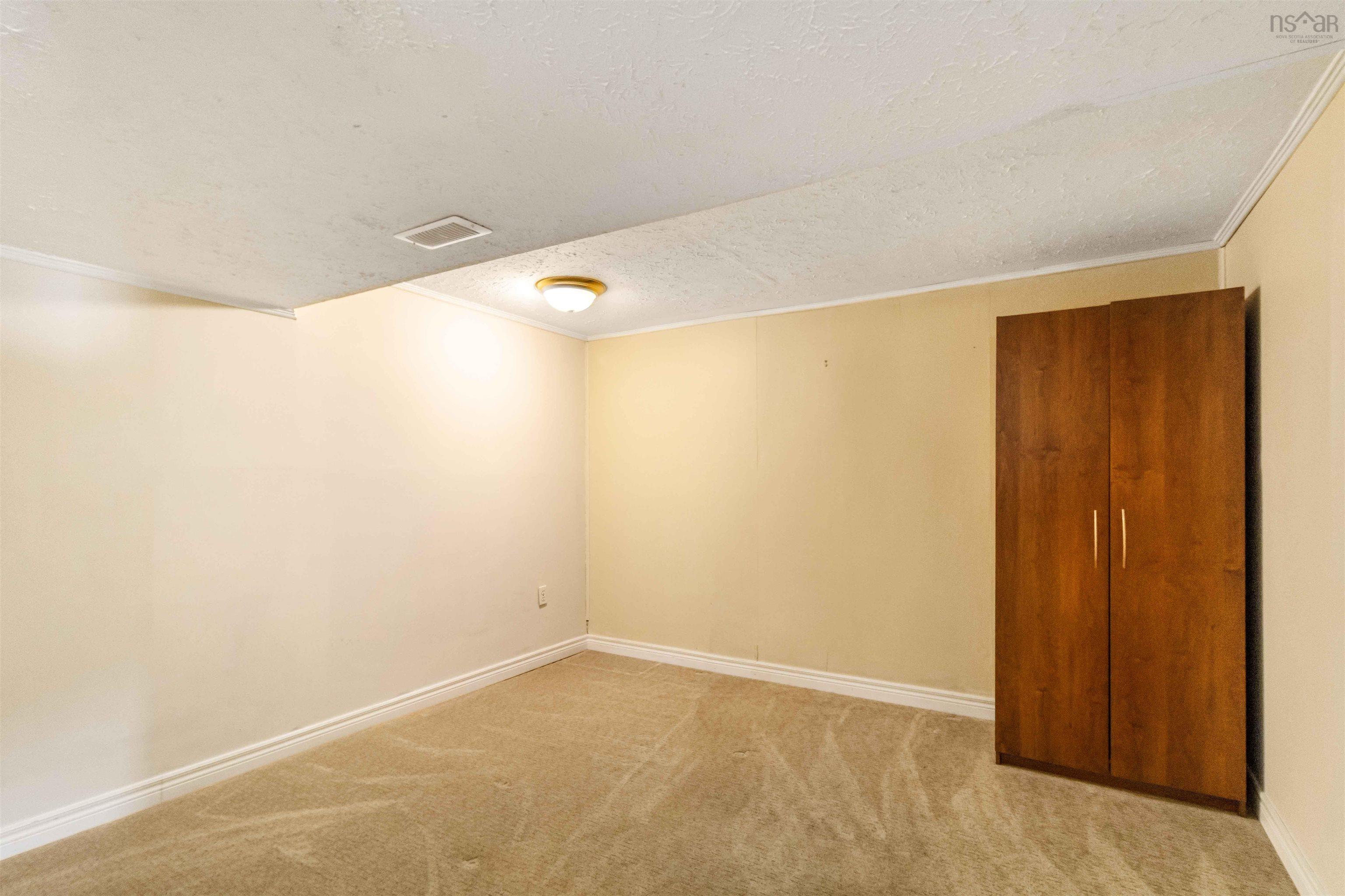 86 Mount Edward Road photo #37