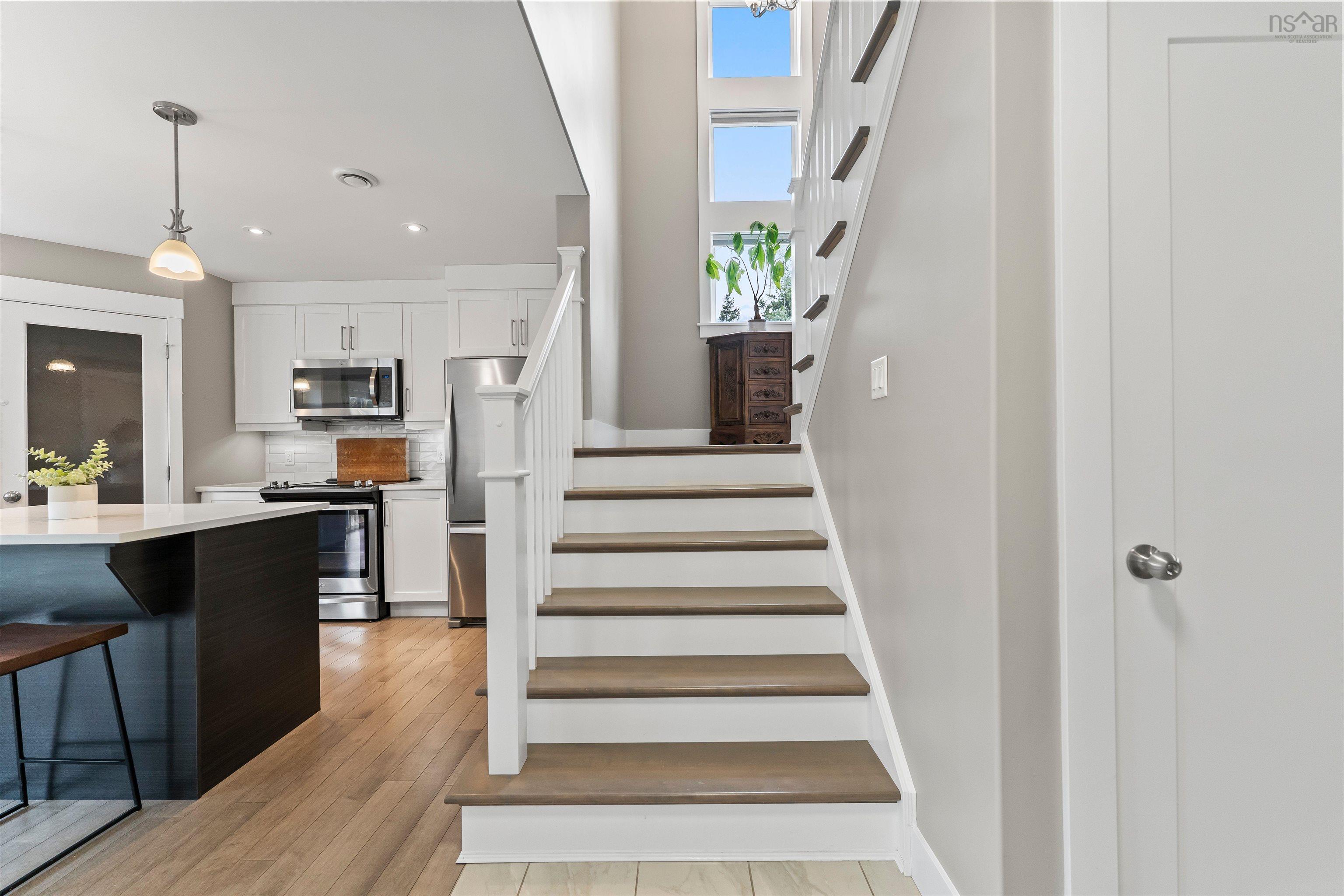 147 Henry Avenue photo #18