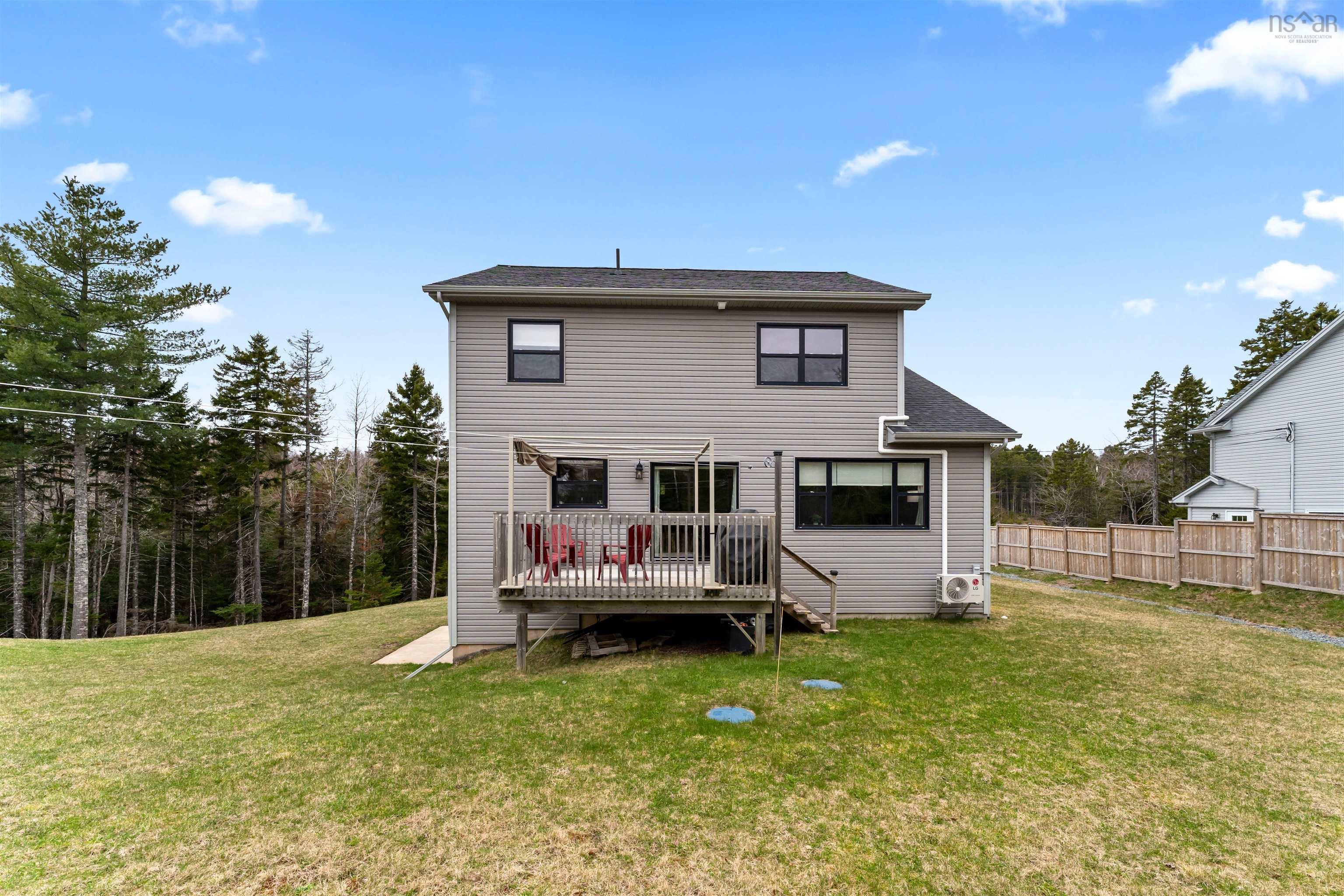 147 Henry Avenue photo #36