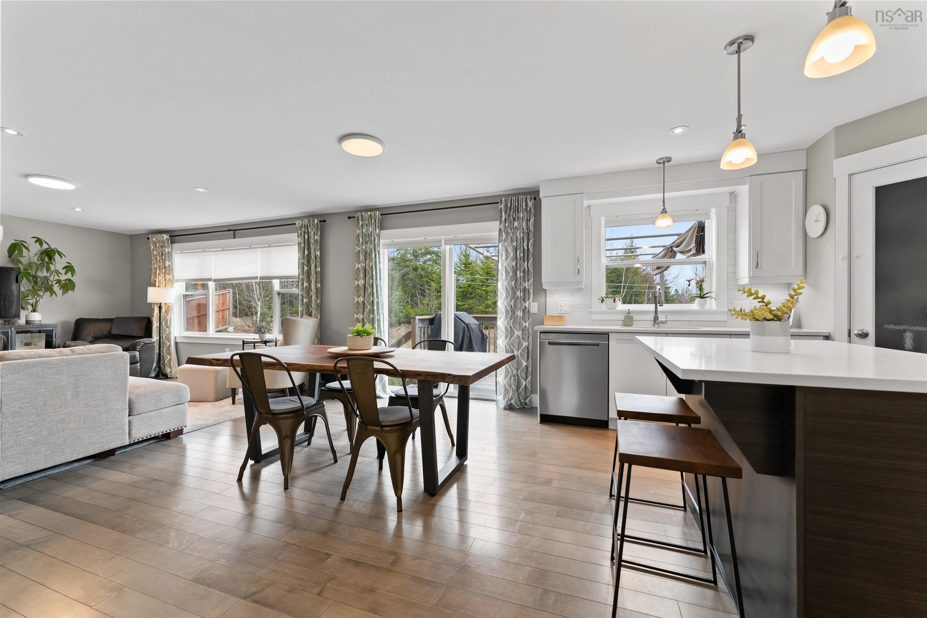 147 Henry Avenue photo #7