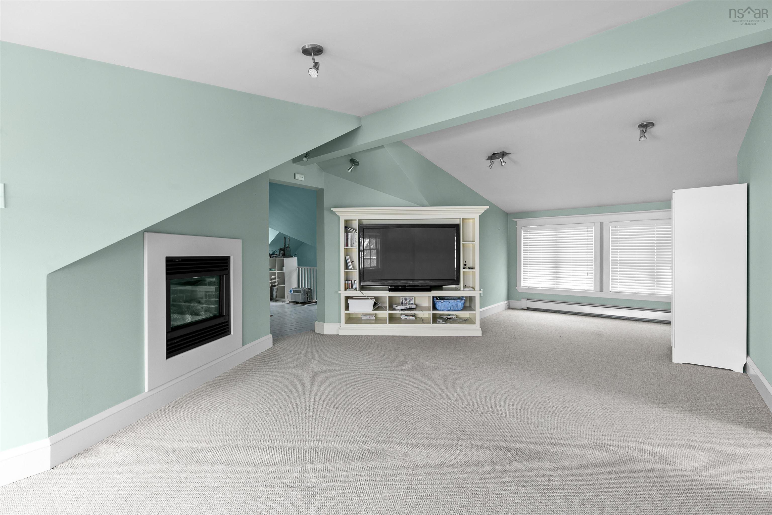 6540 Geldert Street photo #27