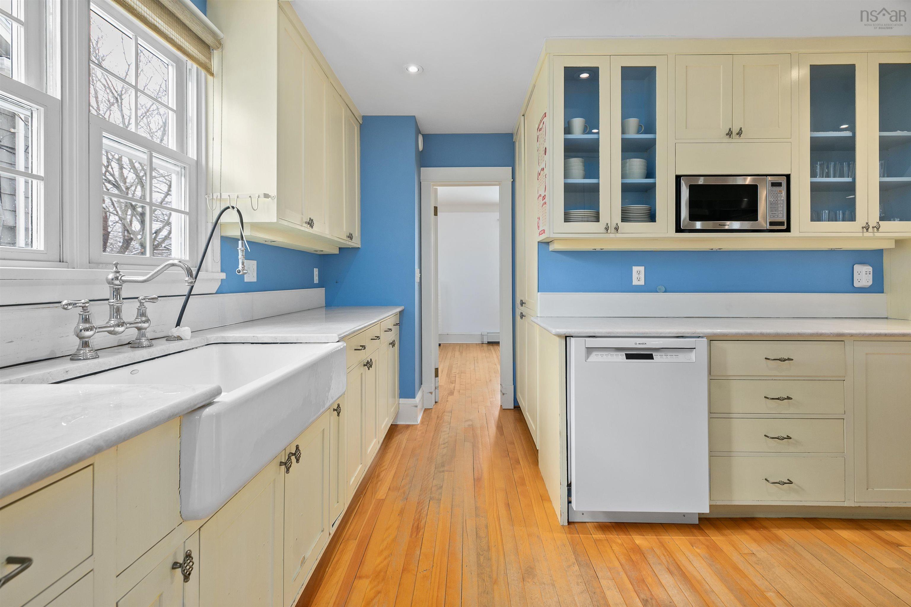 6540 Geldert Street photo #10