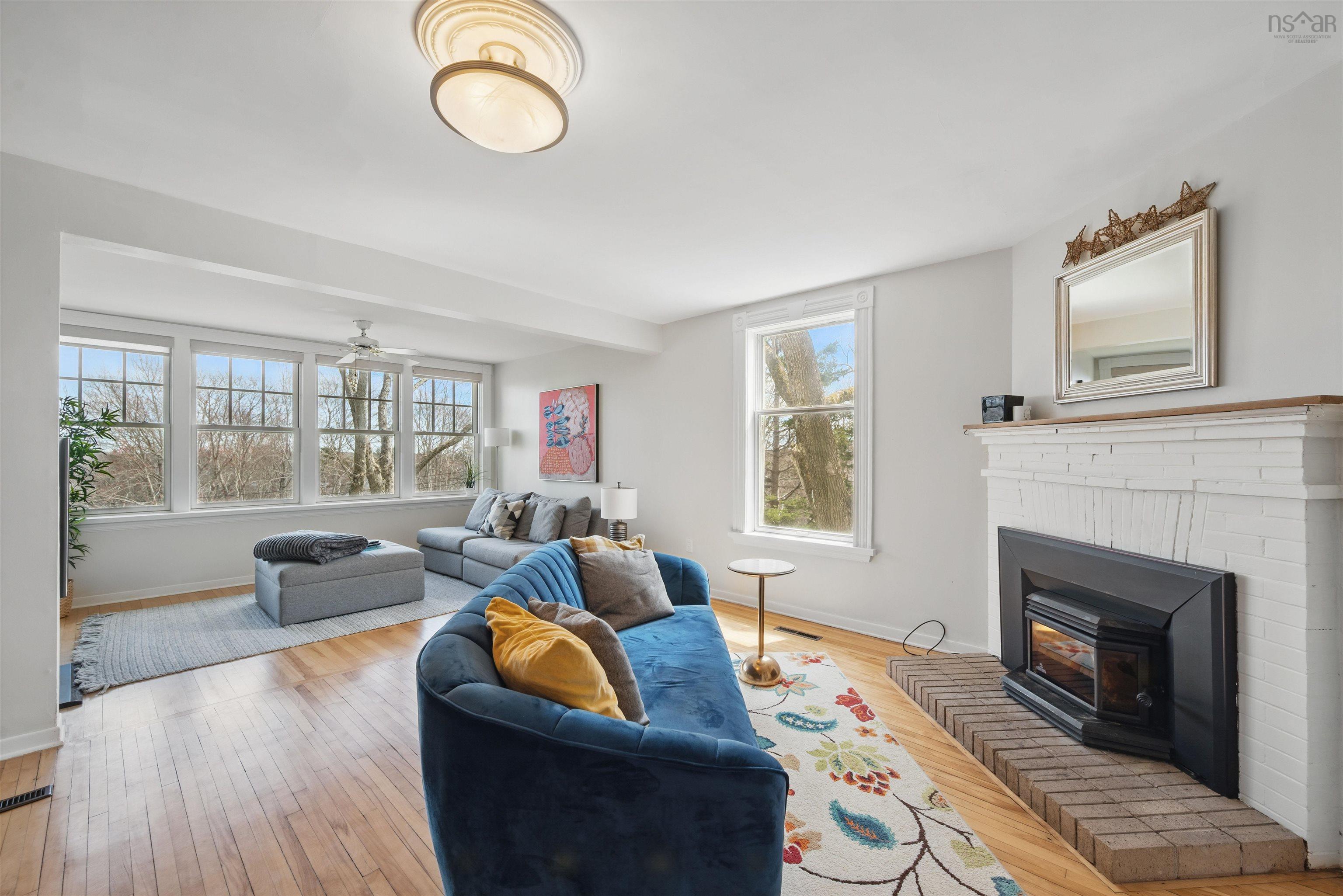 54 Parkhill Road photo #27