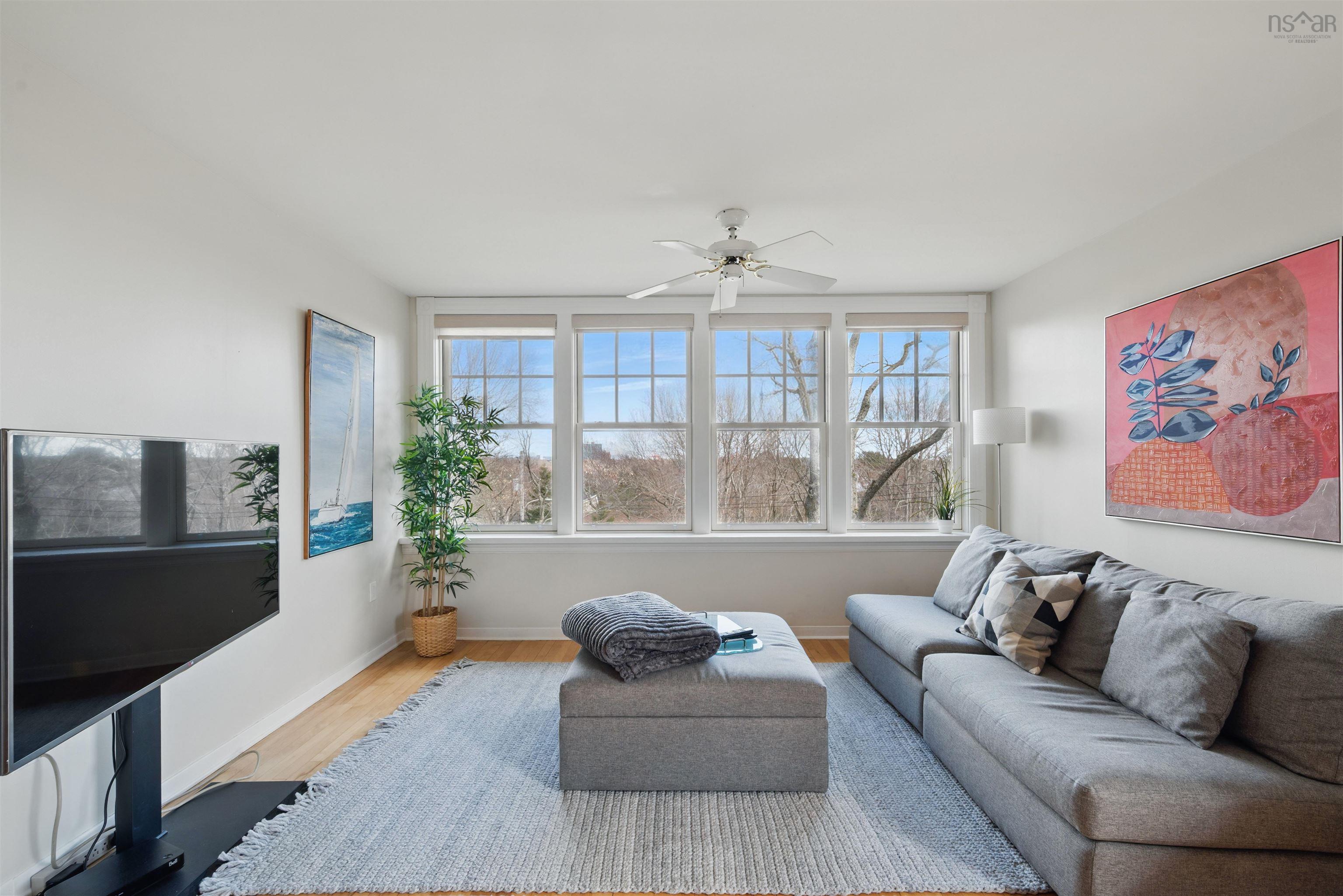 54 Parkhill Road photo #31
