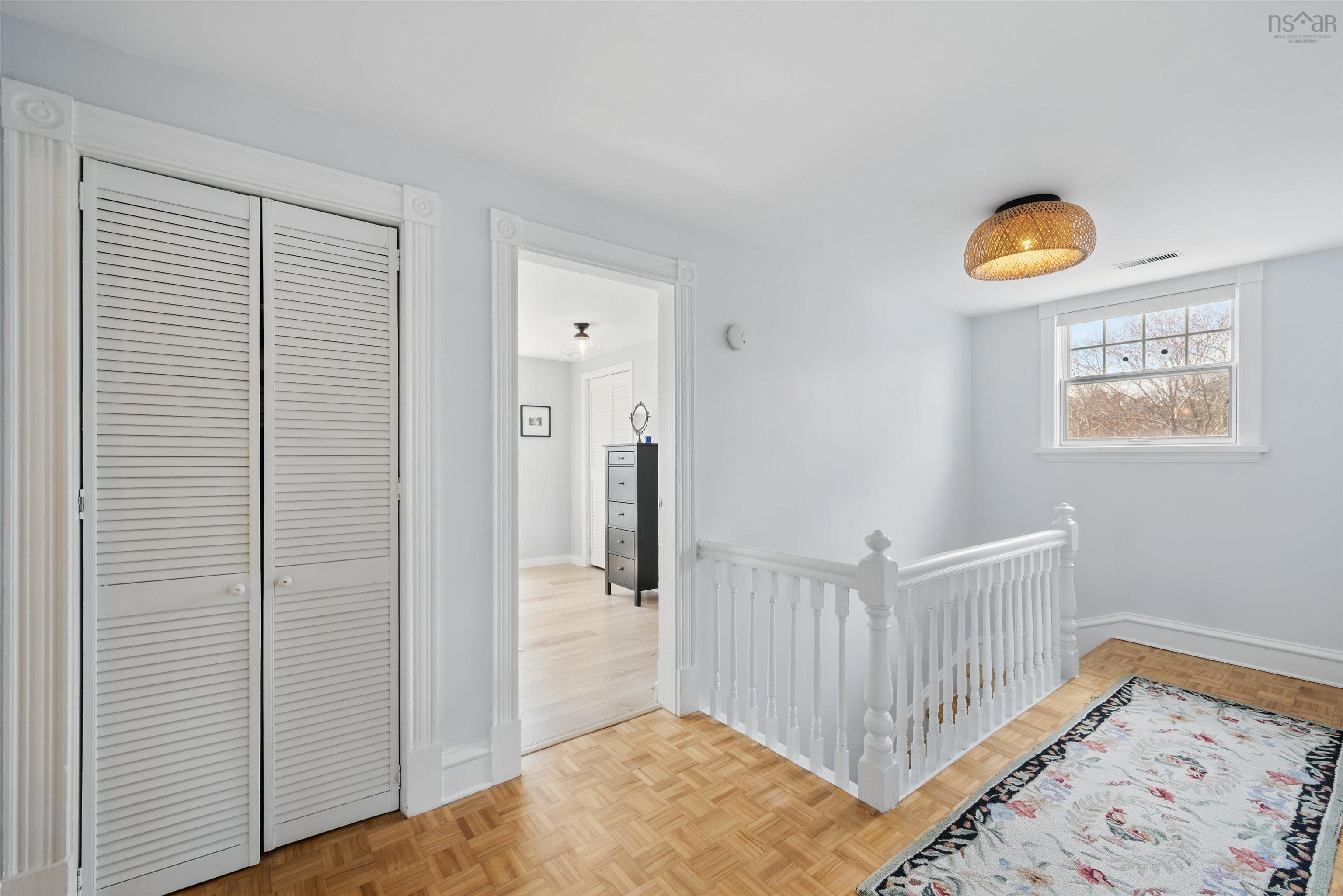 54 Parkhill Road photo #37