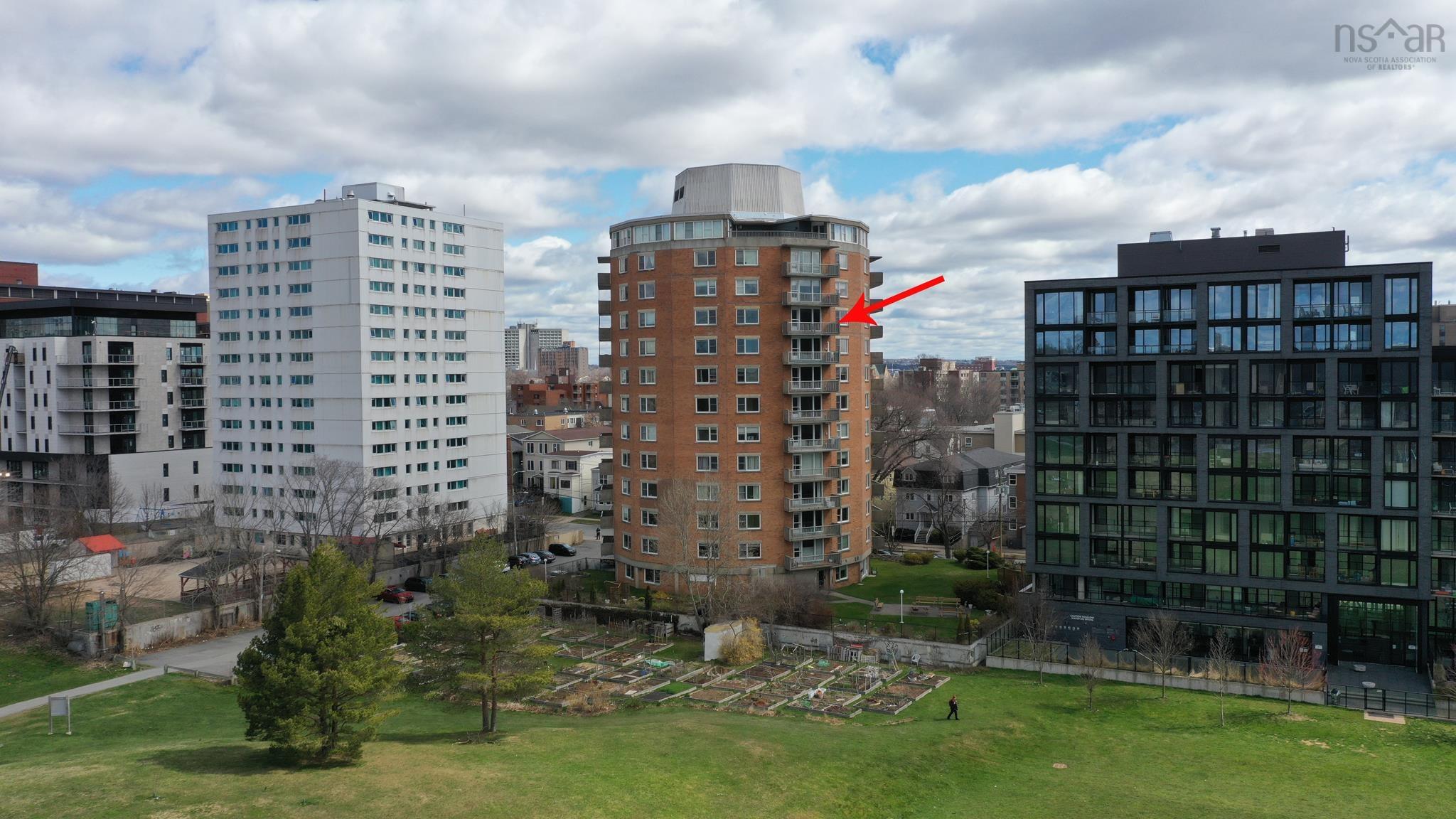 904 1074 Wellington Street photo #3