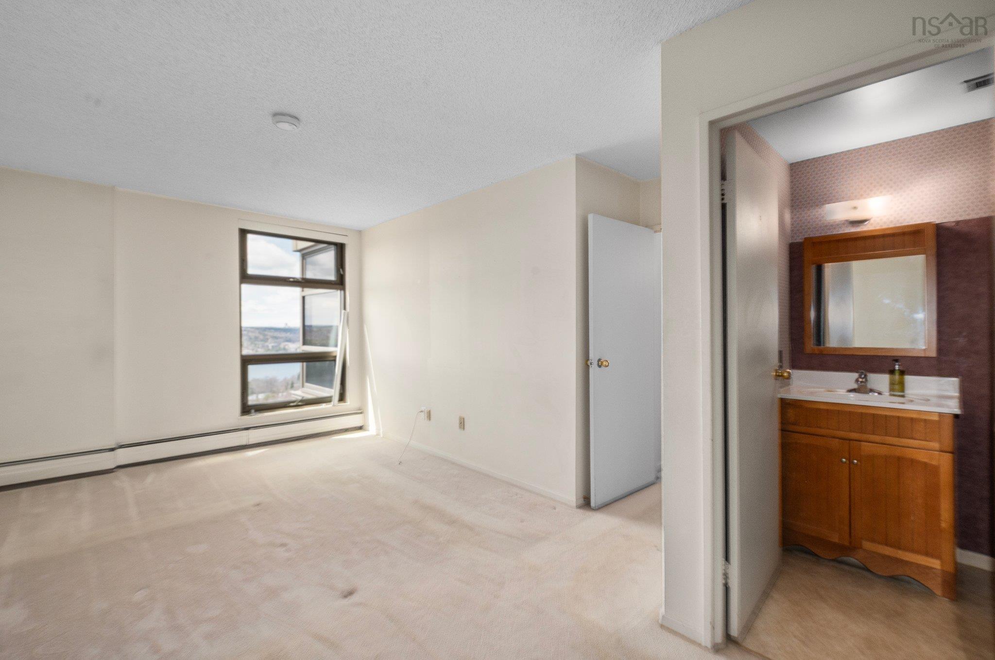 1706 6369 Coburg Road photo #20