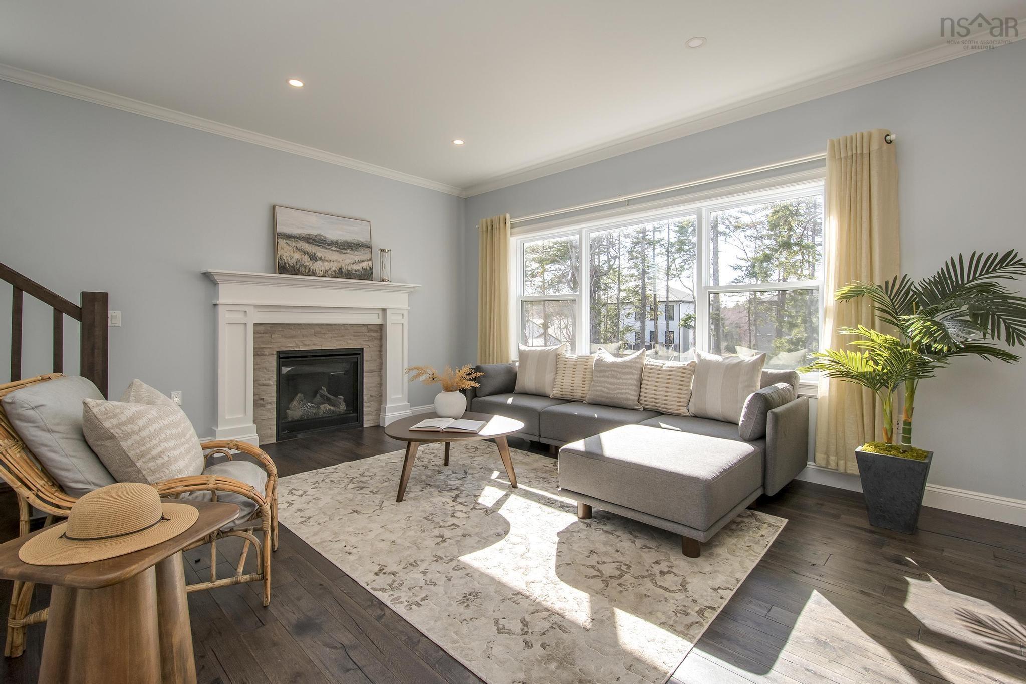 135 Lewis Drive photo #11