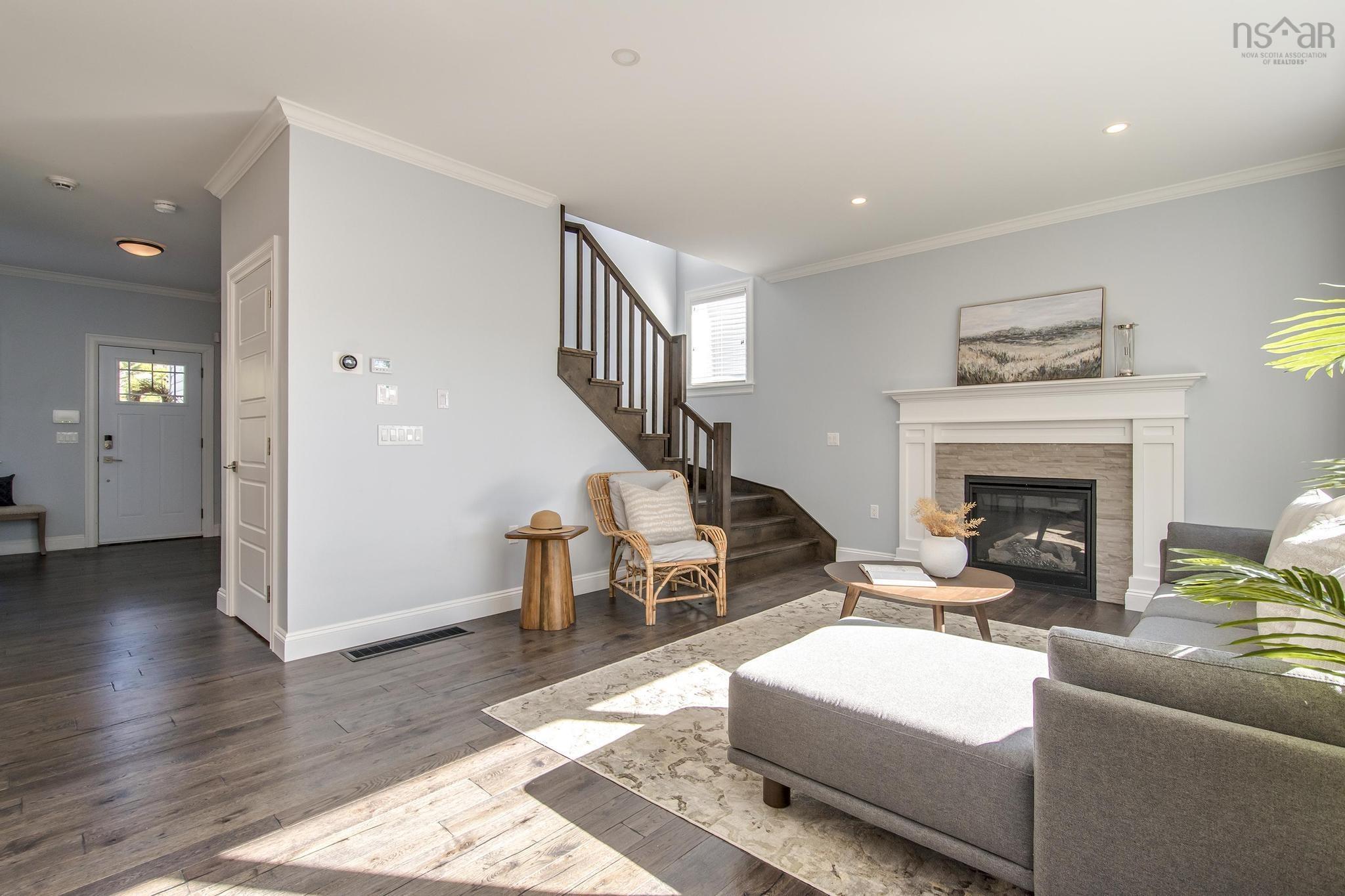 135 Lewis Drive photo #12