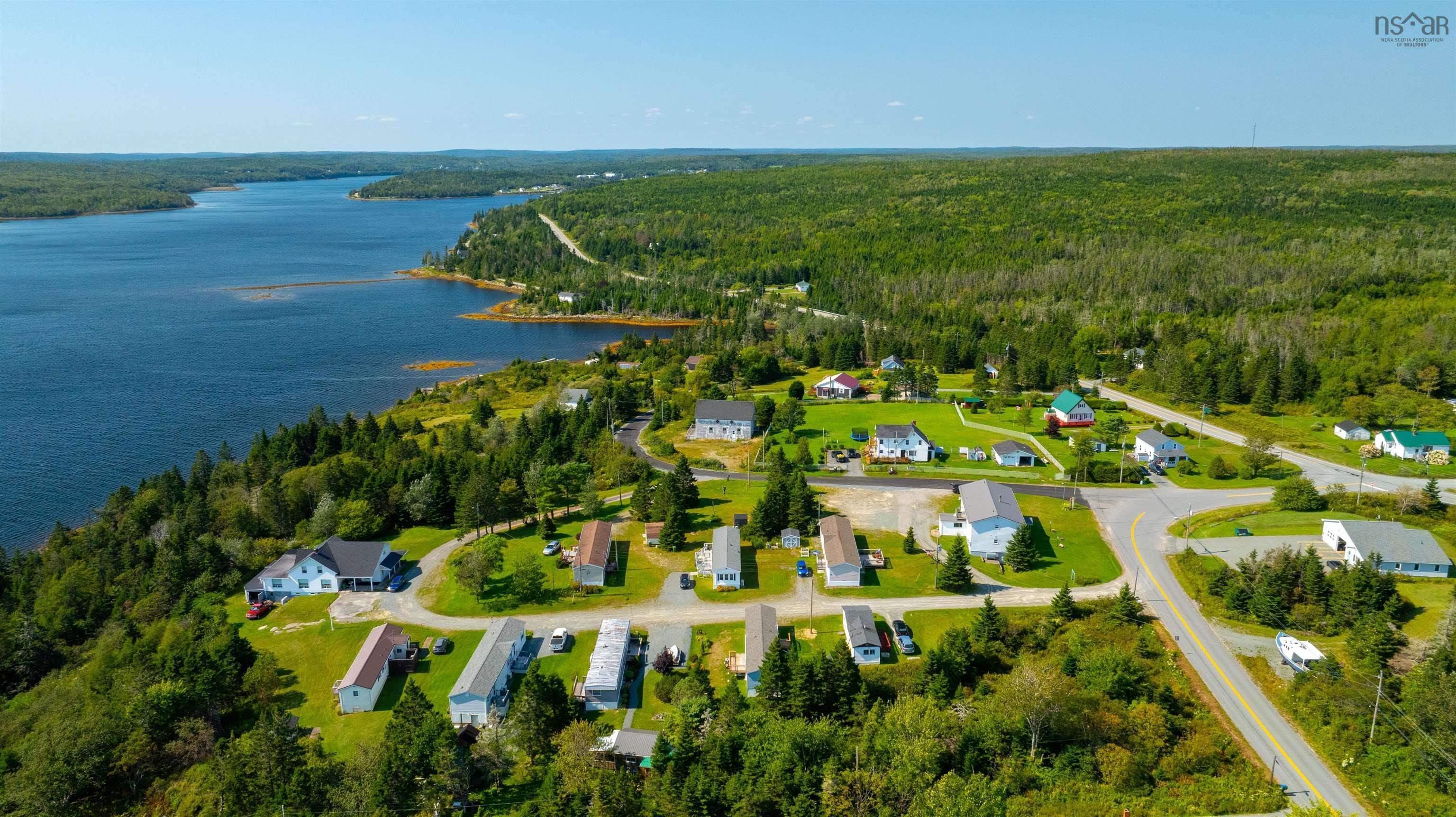 2 Smith Lane photo #4