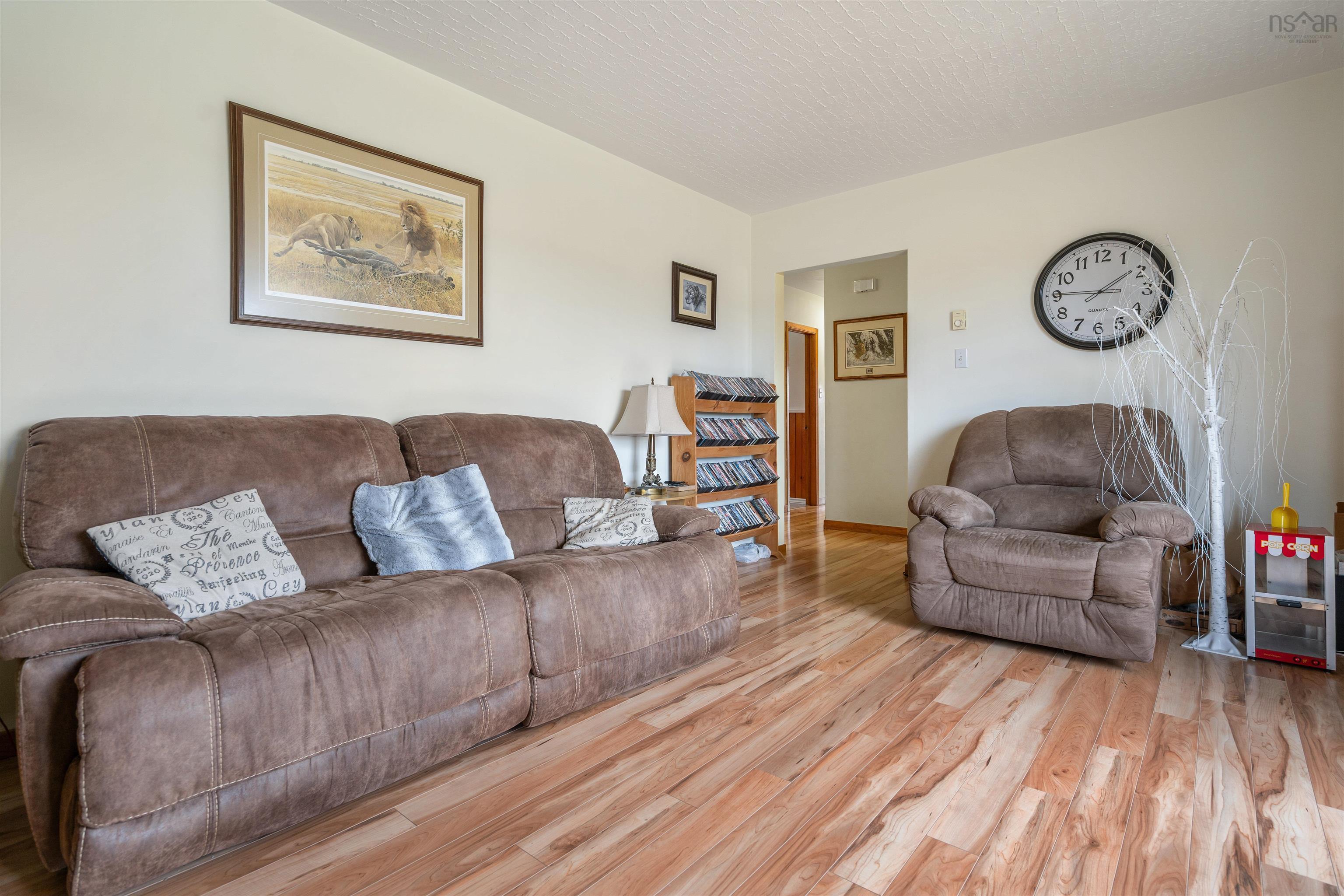 684 St Marys Road photo #12