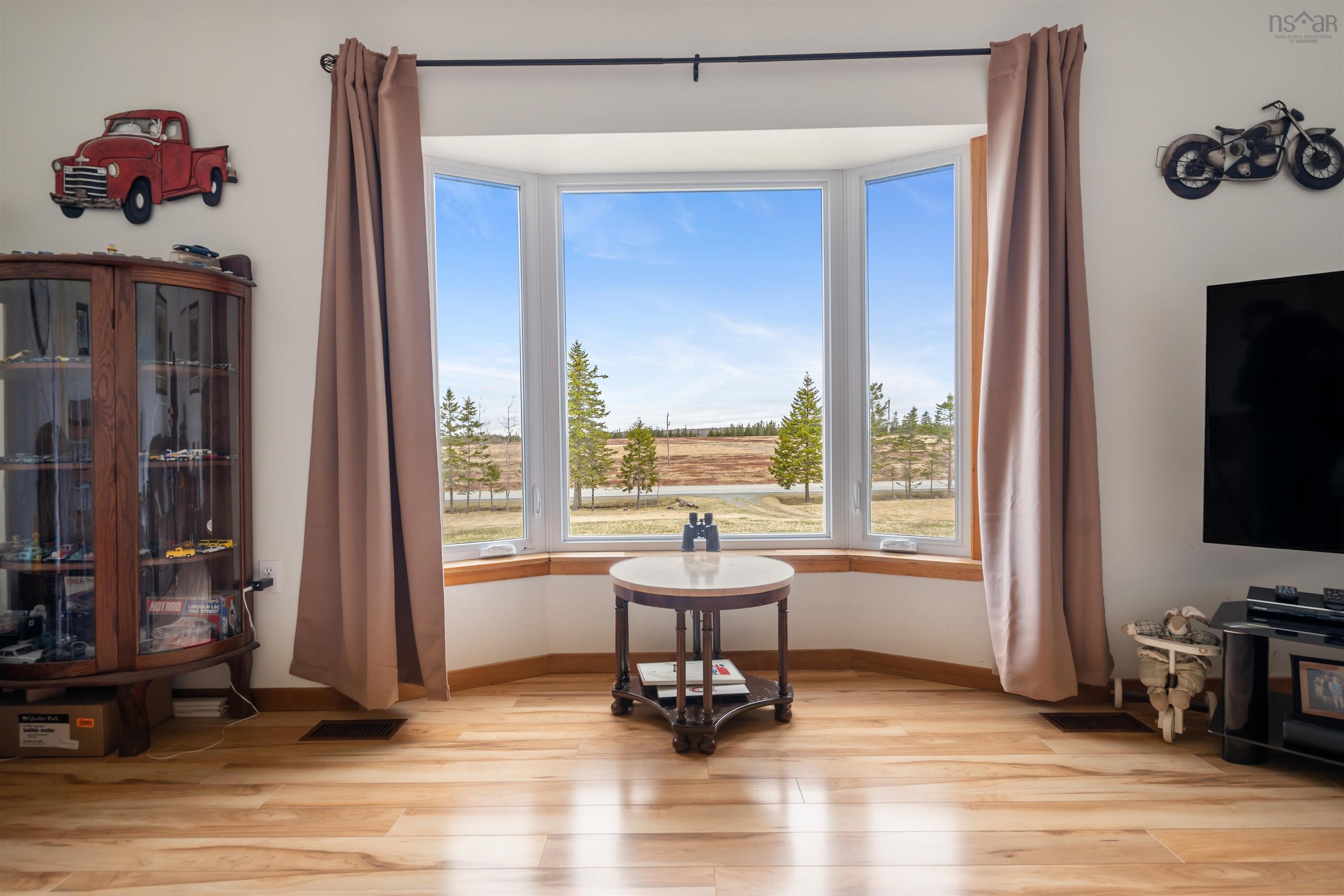 684 St Marys Road photo #15