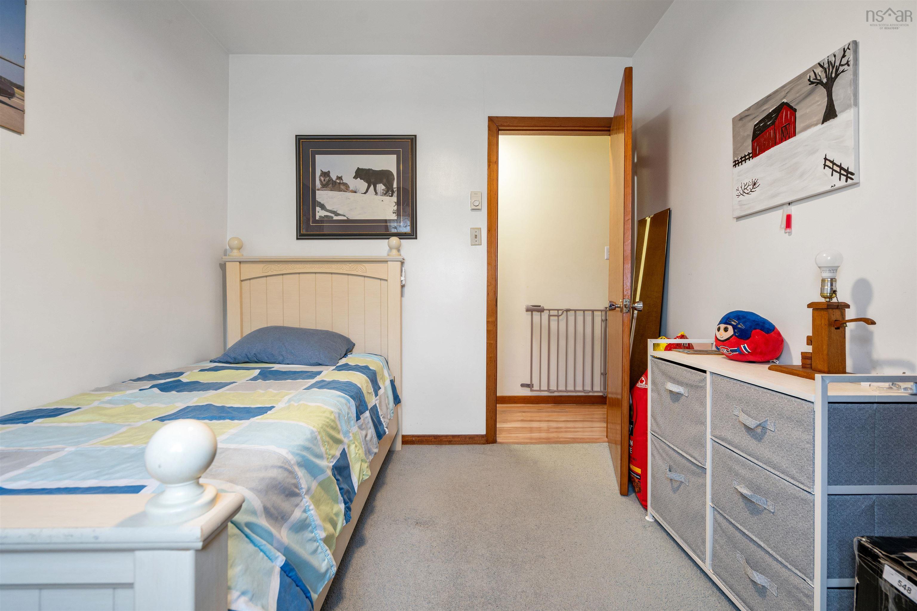 684 St Marys Road photo #19