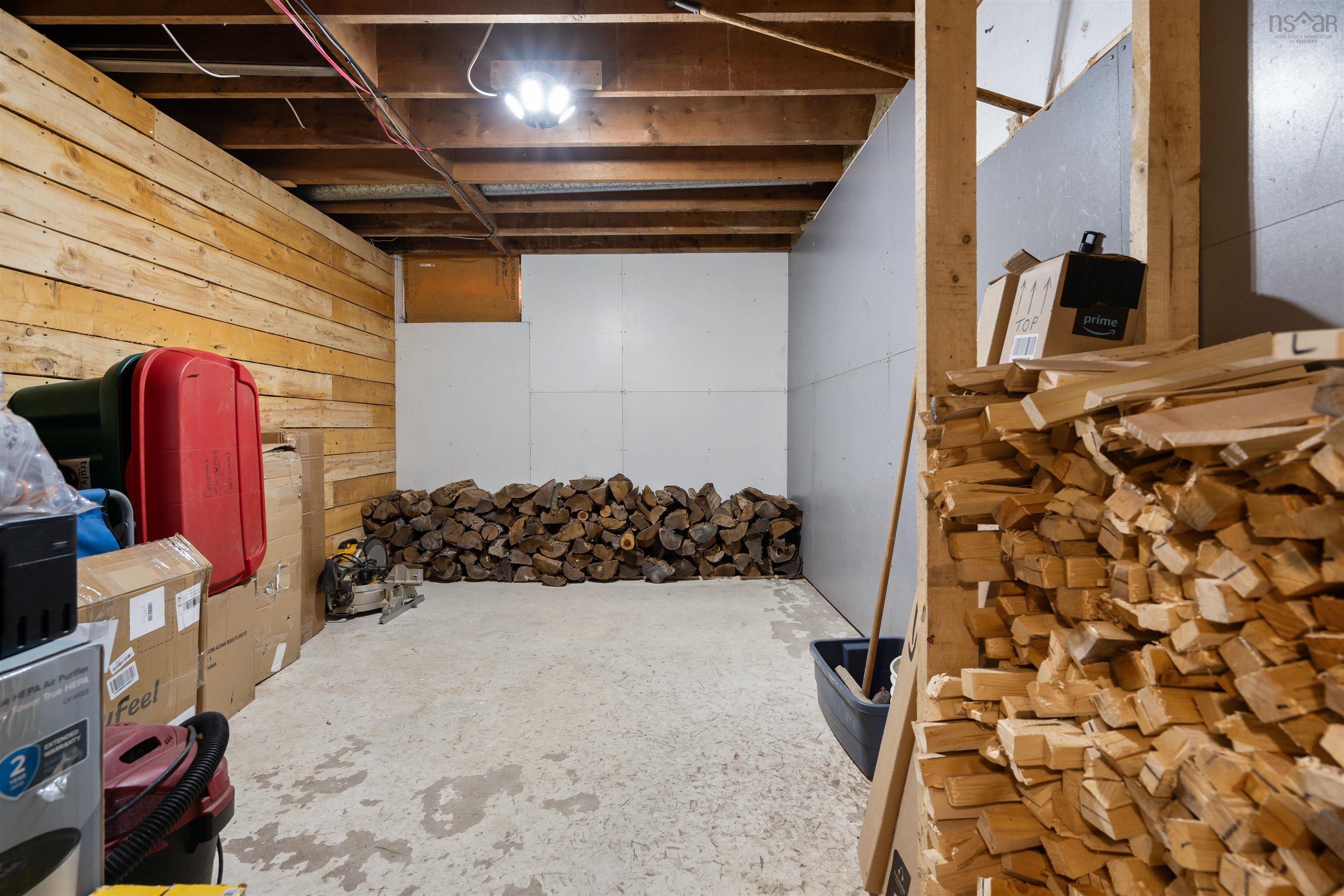 684 St Marys Road photo #32