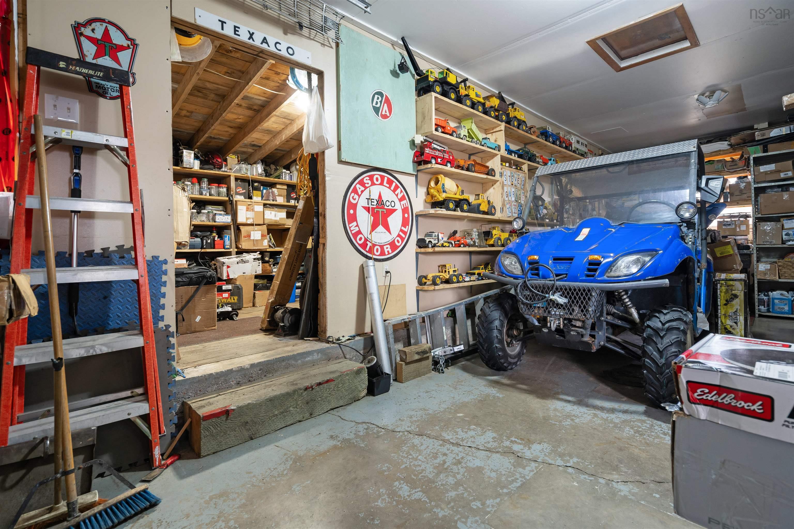 684 St Marys Road photo #37