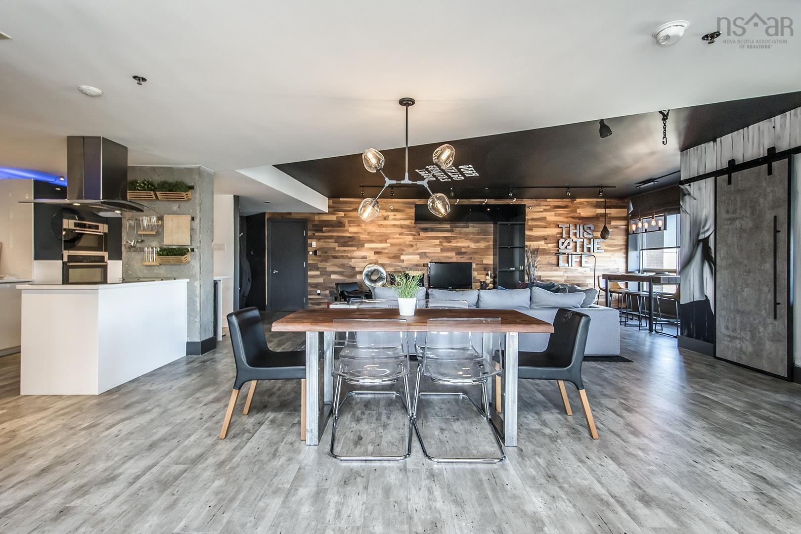 1504 1465 Brenton Street photo #15