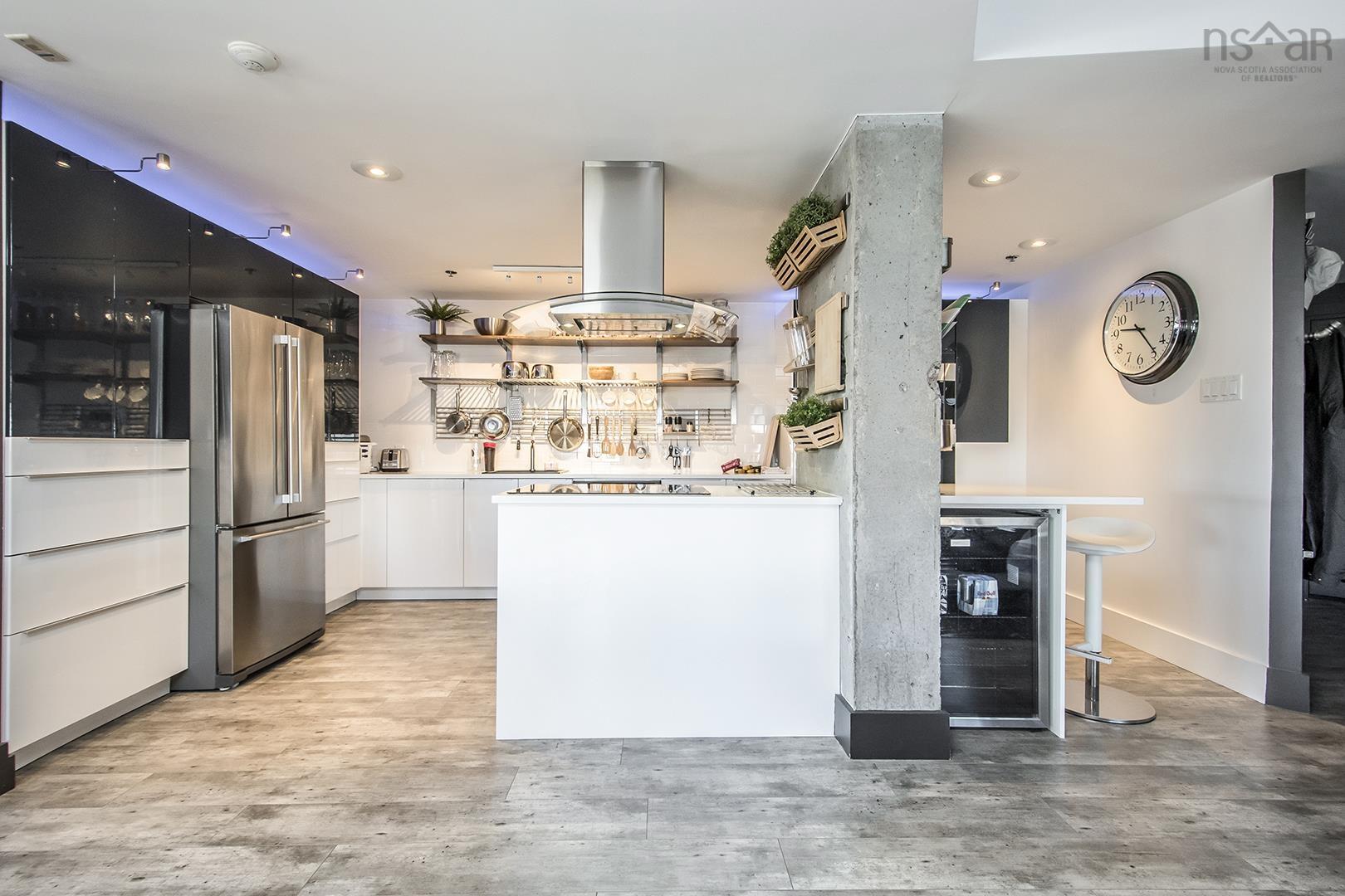 1504 1465 Brenton Street photo #18