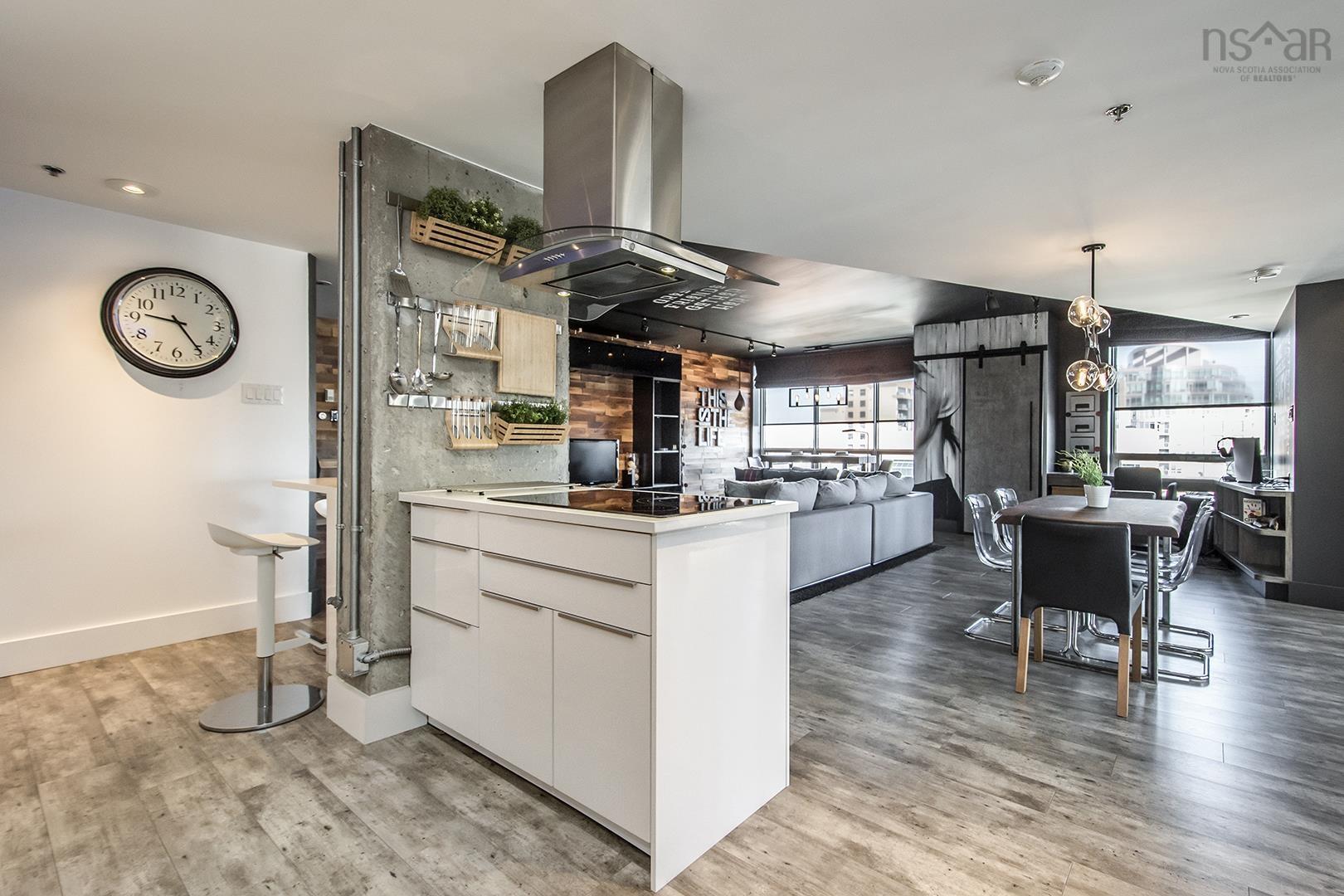 1504 1465 Brenton Street photo #21
