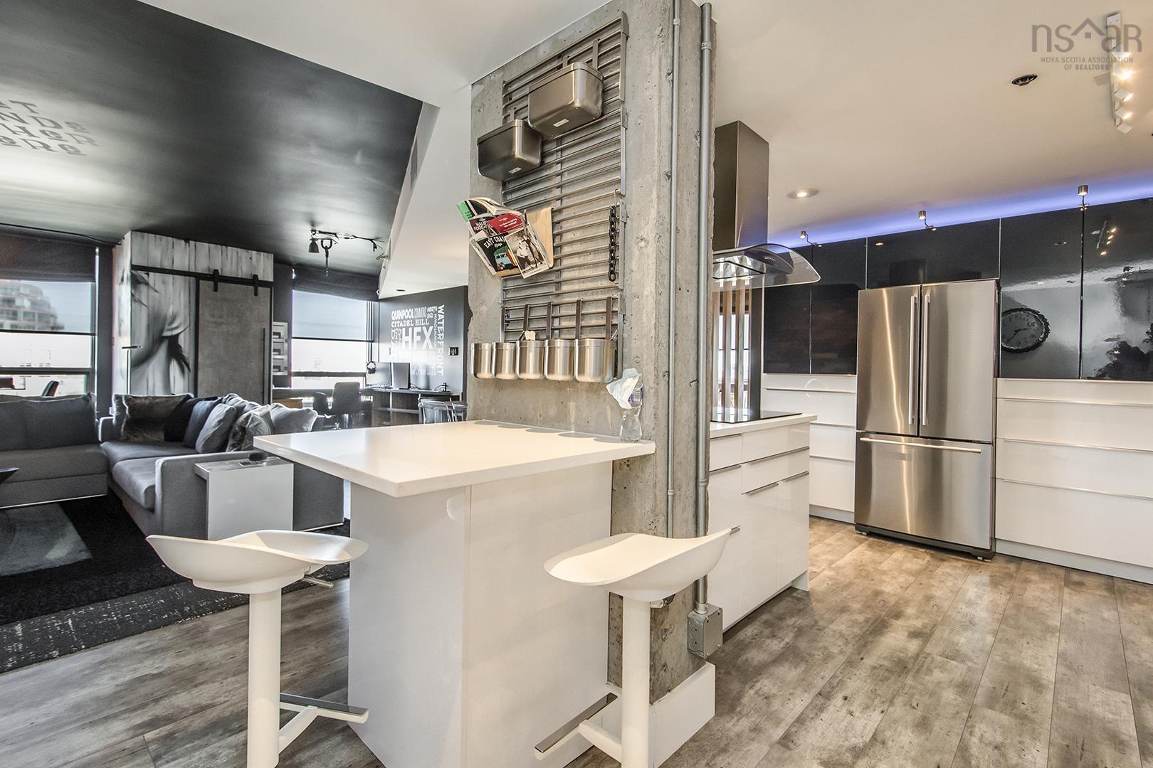 1504 1465 Brenton Street photo #23