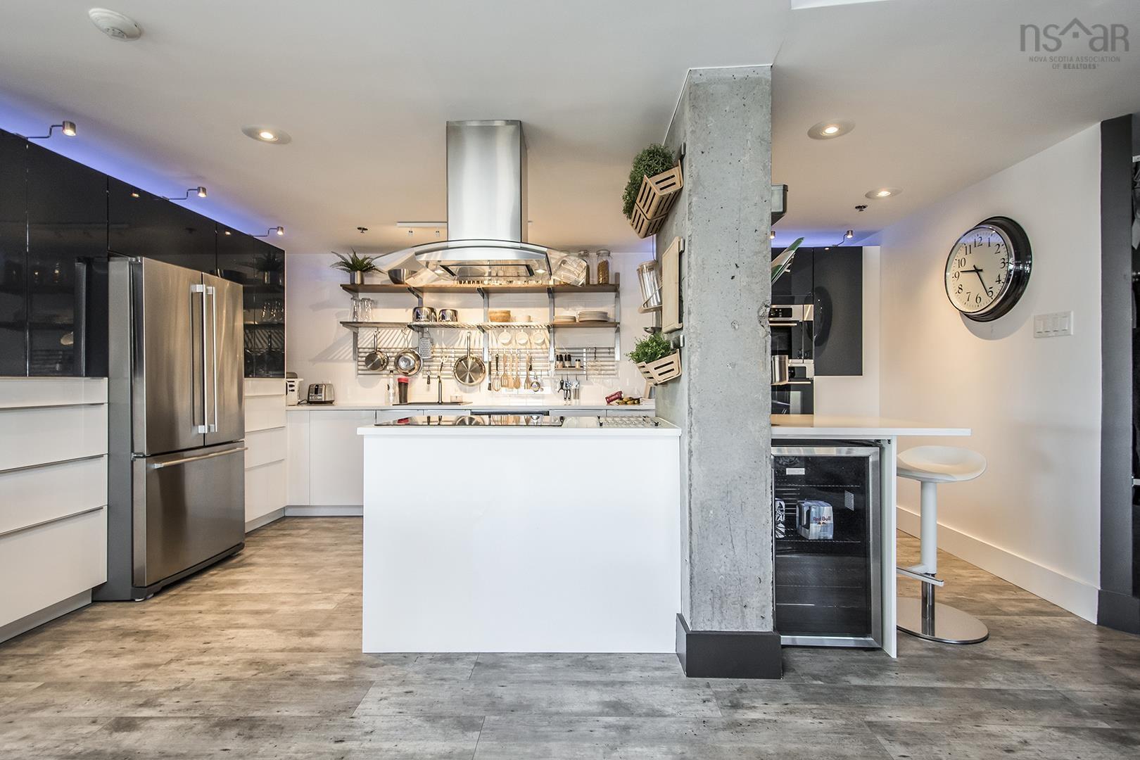 1504 1465 Brenton Street photo #26