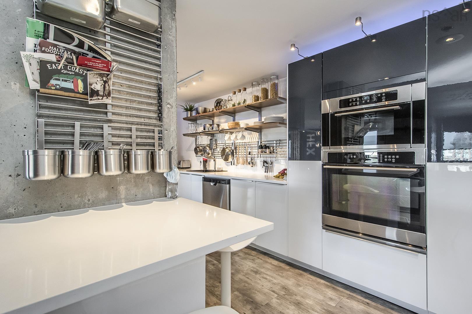 1504 1465 Brenton Street photo #28