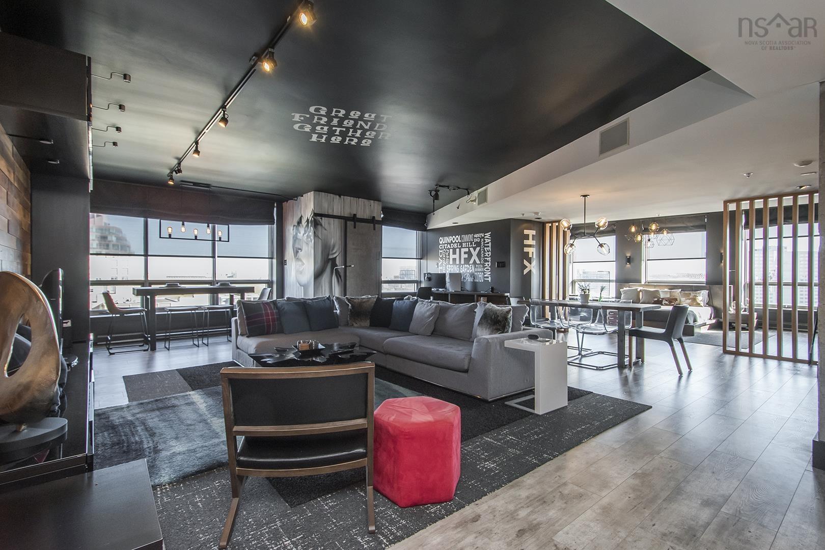 1504 1465 Brenton Street photo #4