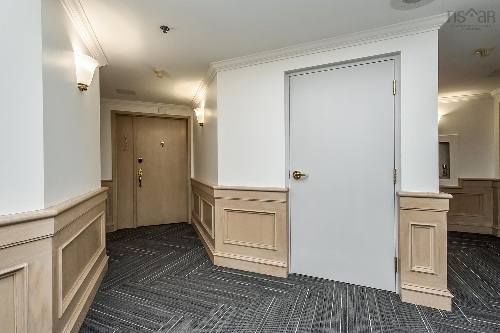 1504 1465 Brenton Street photo #37