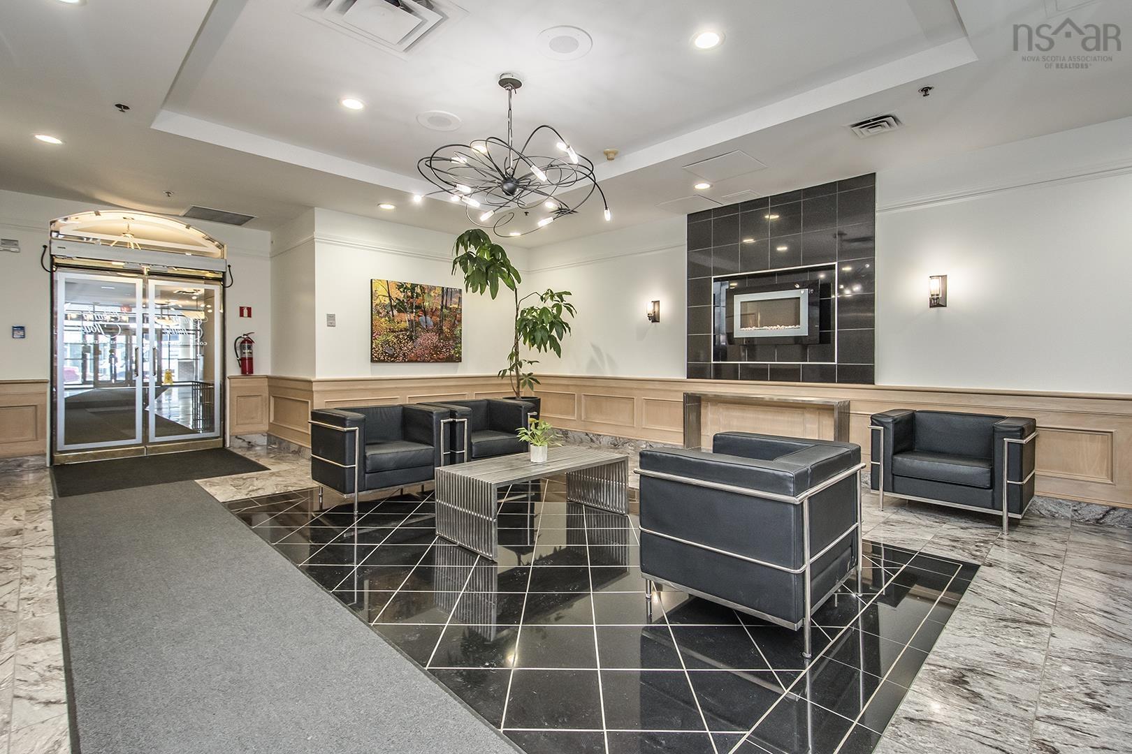 1504 1465 Brenton Street photo #42