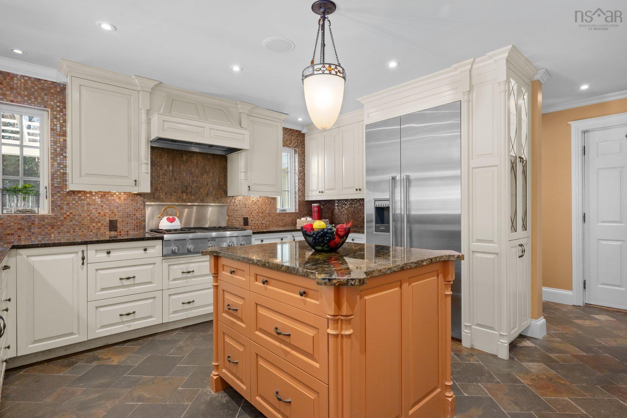 26 BROOK POINT Road photo #11