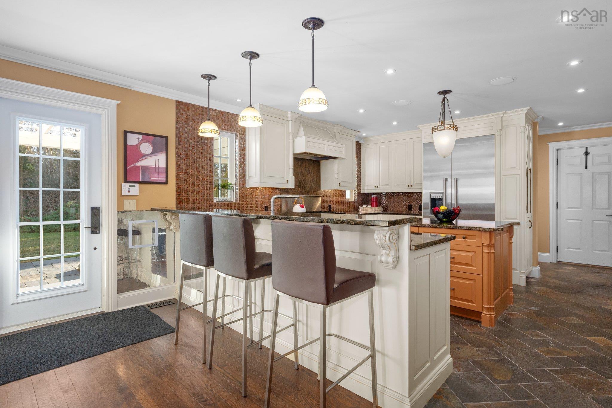 26 BROOK POINT Road photo #10