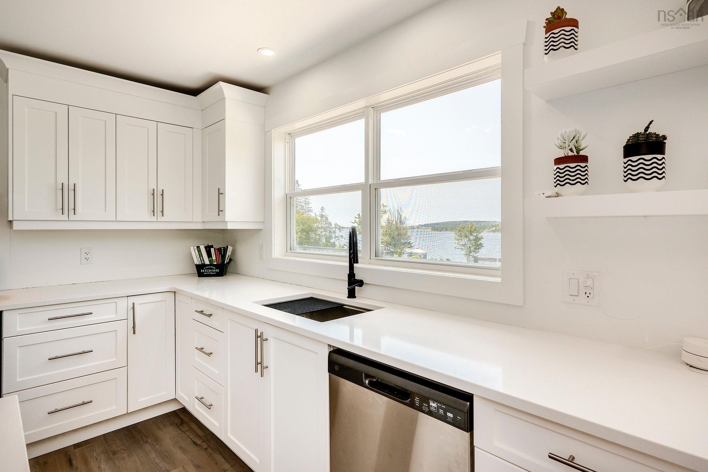 103 Capri Drive photo #32
