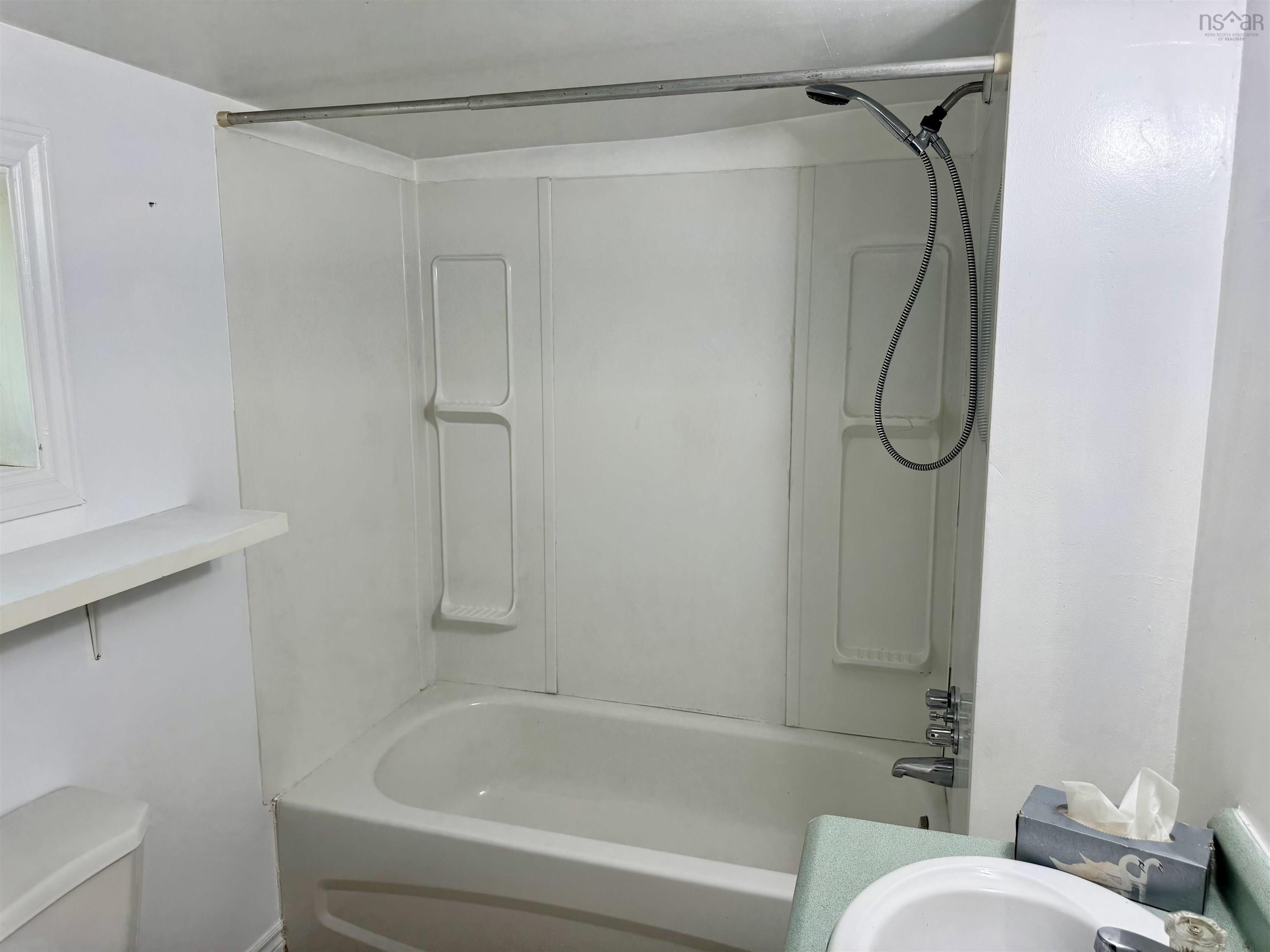 33 Albro Lake Road photo #17