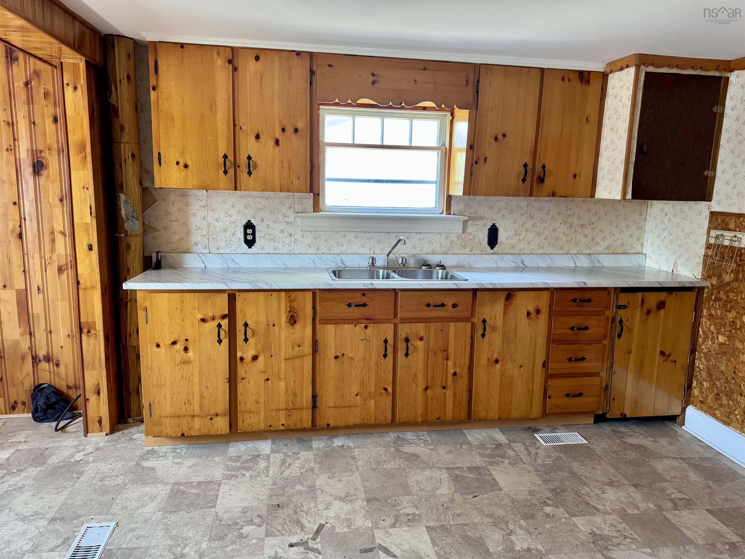 33 Albro Lake Road photo #19