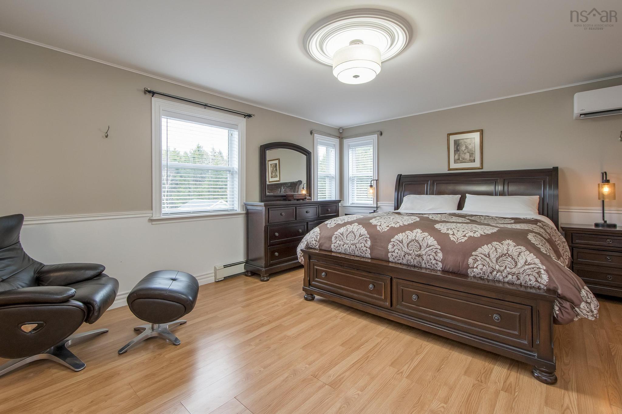 87 Candlewood Drive photo #14
