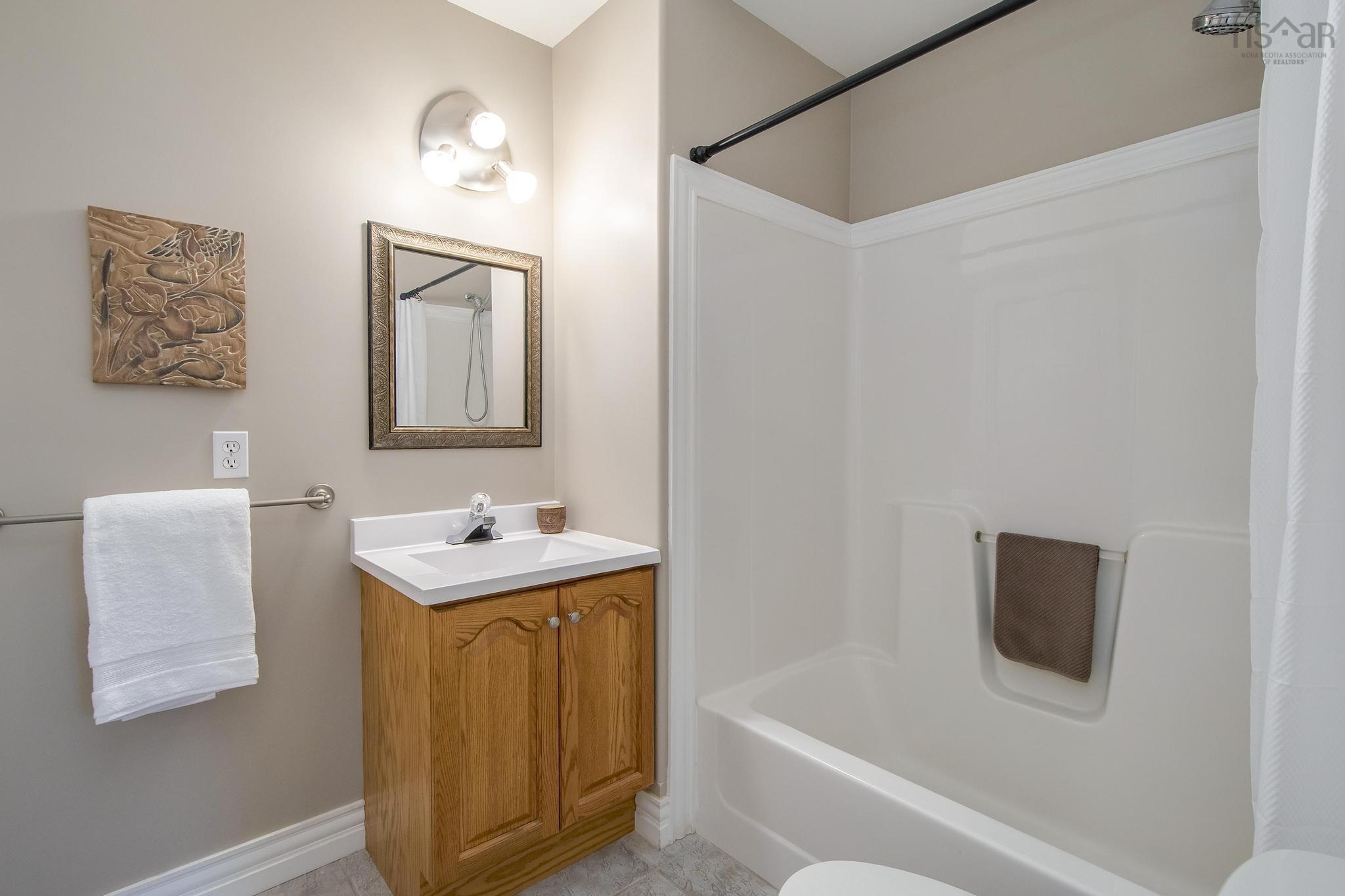 87 Candlewood Drive photo #28