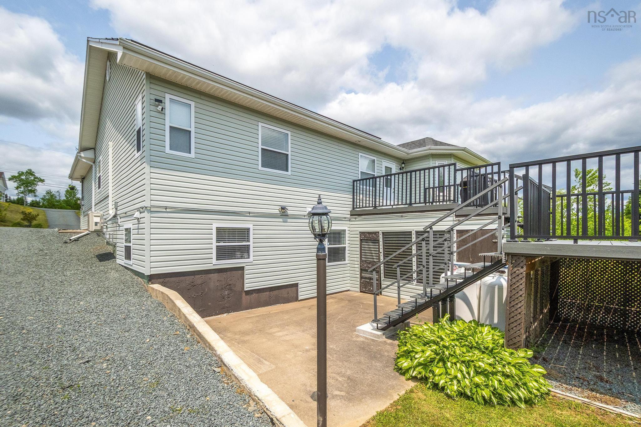 87 Candlewood Drive photo #38
