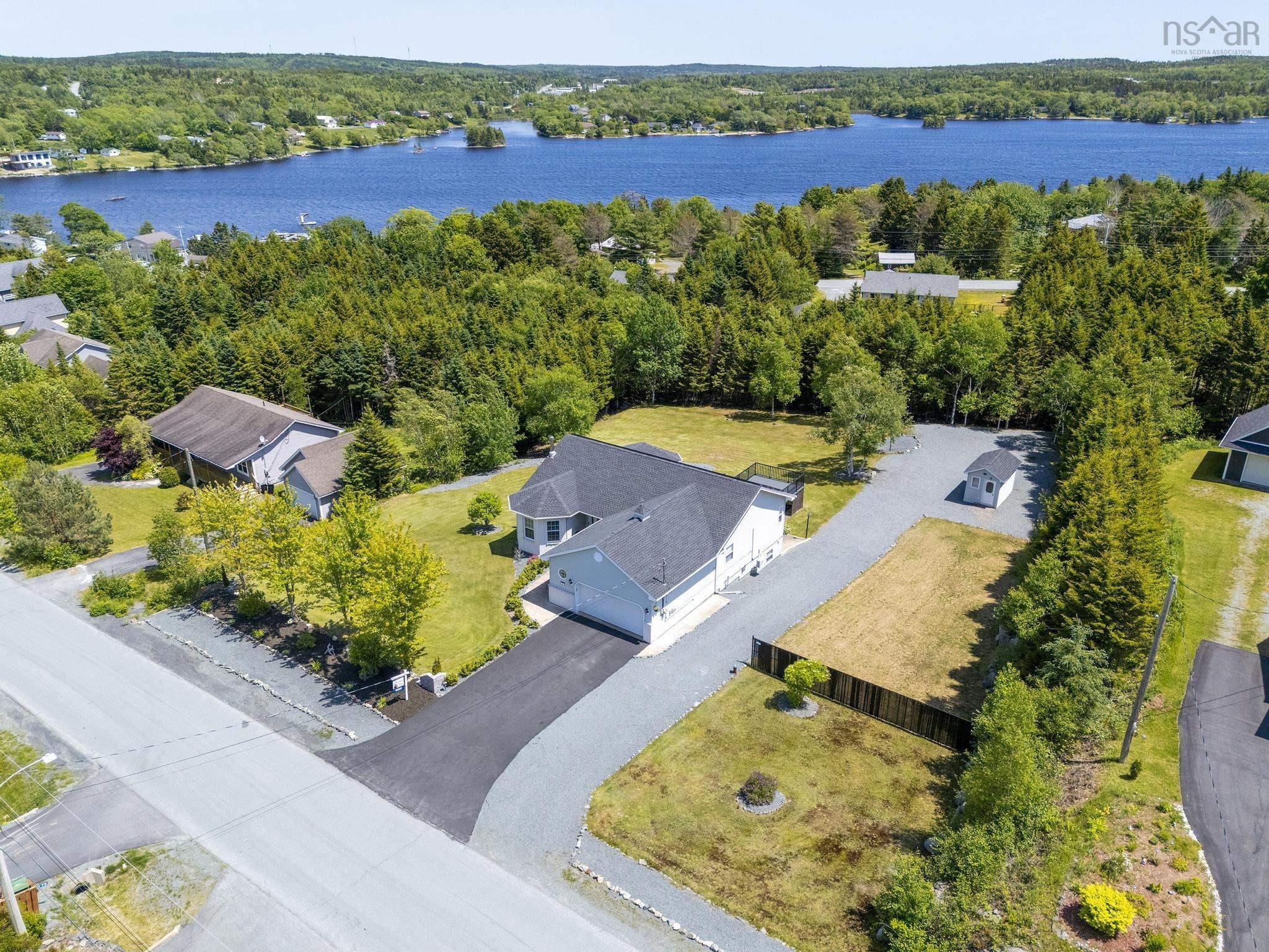 87 Candlewood Drive photo #43