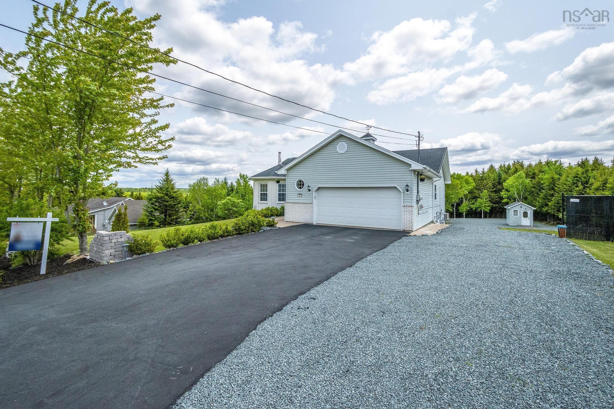 87 Candlewood Drive photo #44