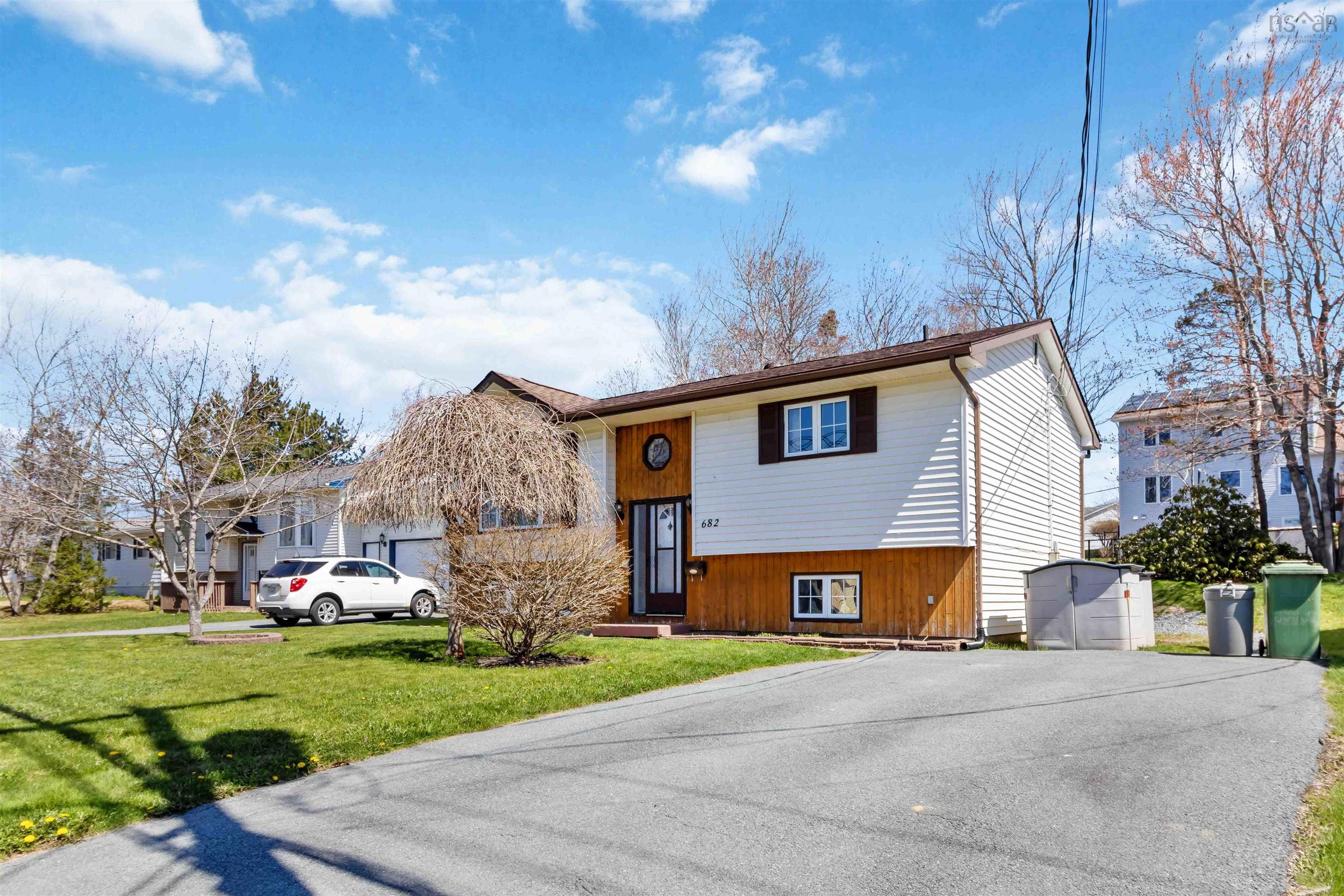 682 CALDWELL RD, COLE HARBOUR, NS