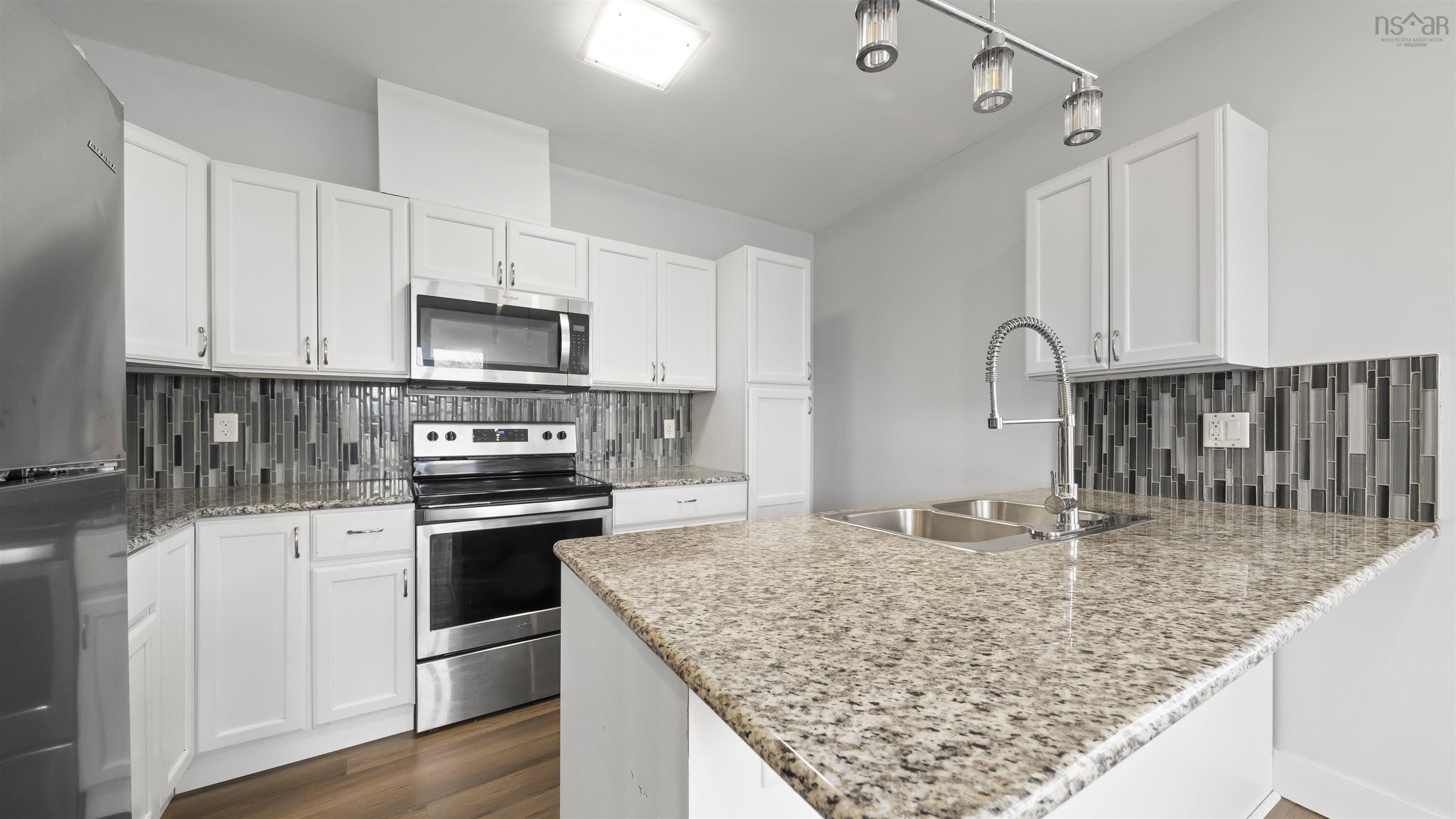 3461 Windsor Street photo #11
