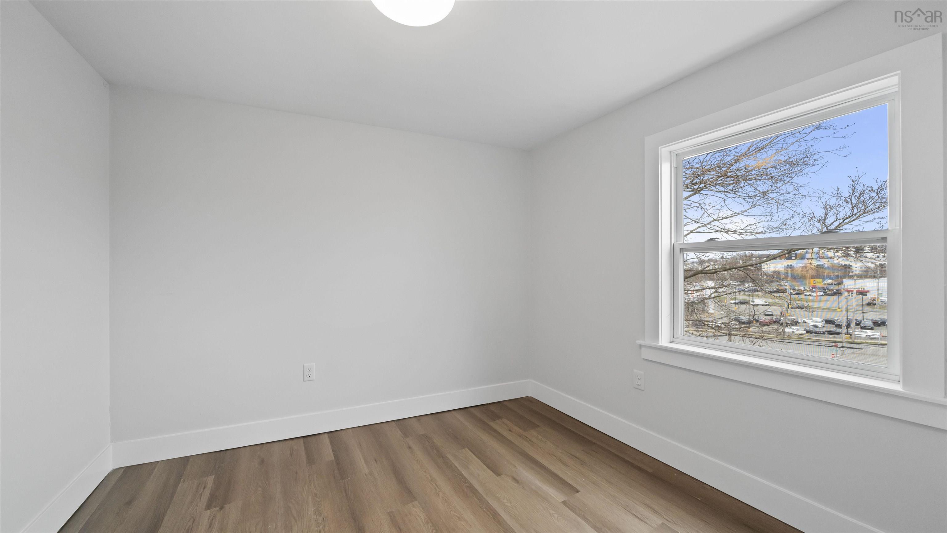 3461 Windsor Street photo #29