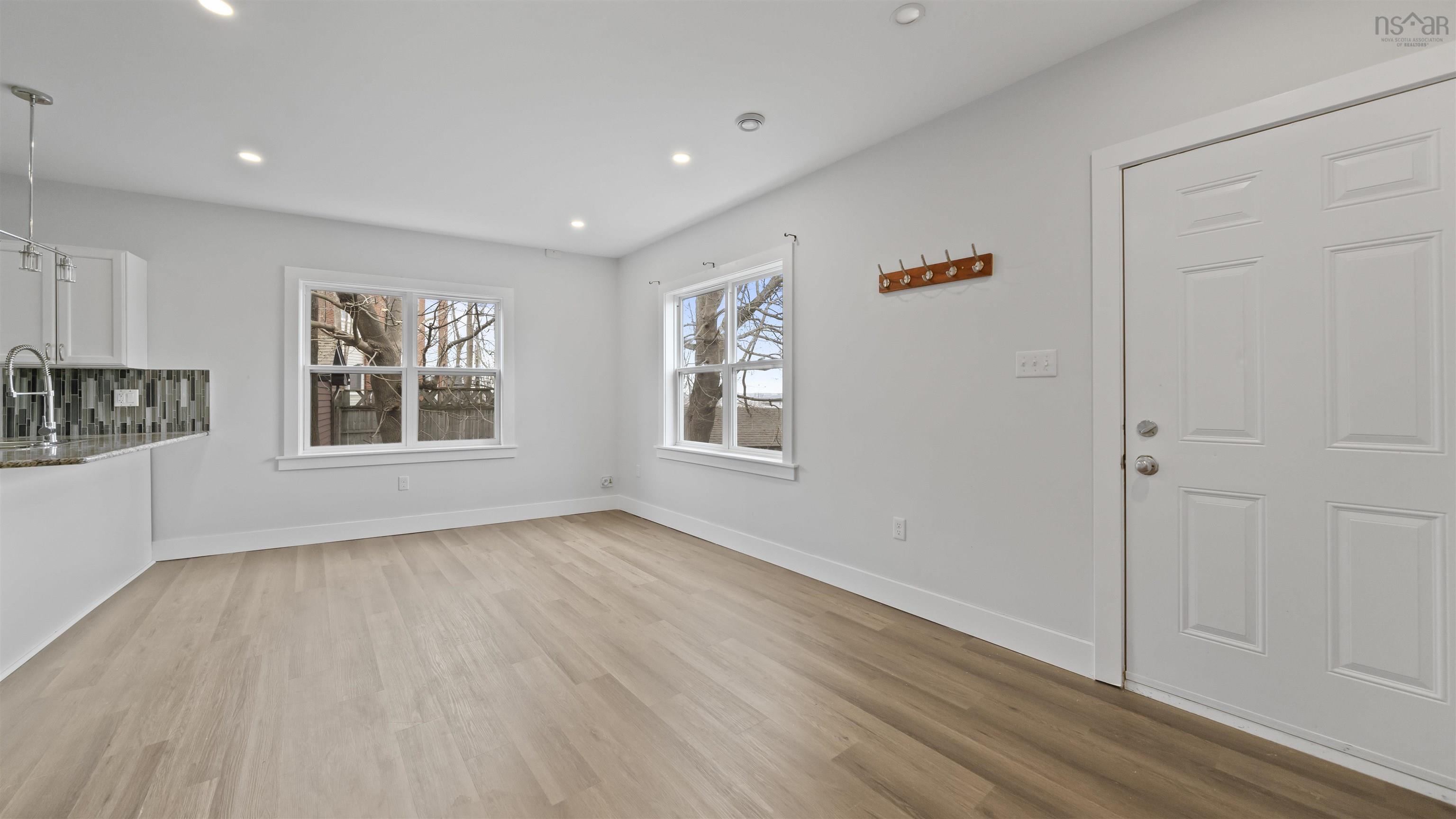 3461 Windsor Street photo #5