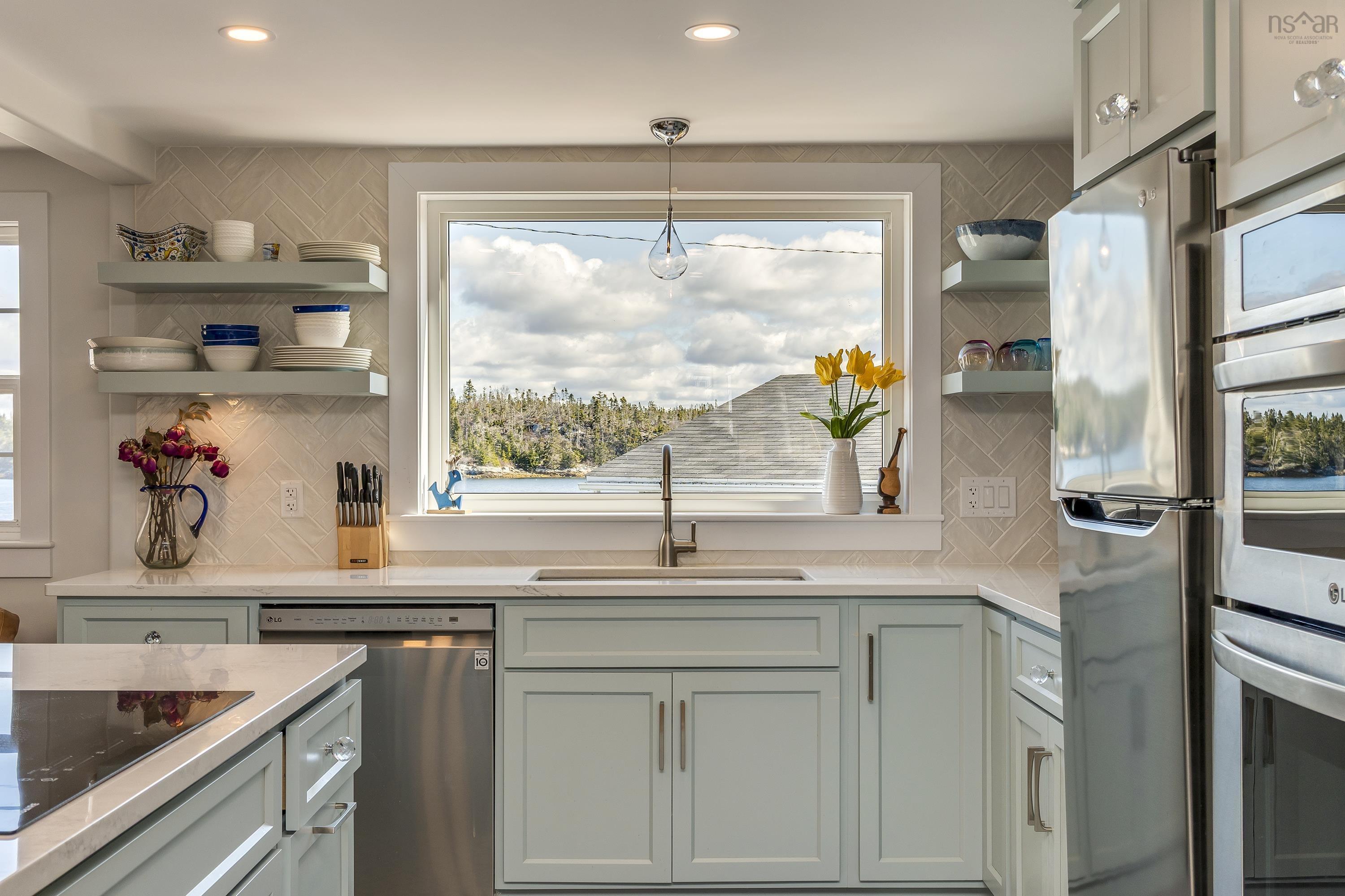 7064 Prospect Road photo #11
